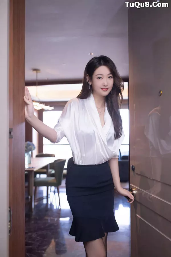 [XiuRen秀人网]FW0026 秀人番外 唐安琪 - 白T黑短裙 主题摄影 [76P]