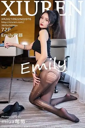 [XiuRen秀人网]No.3976_模特Emily尹菲云南旅拍脱牛仔裤露超薄黑丝裤袜撕扯诱惑写真72P