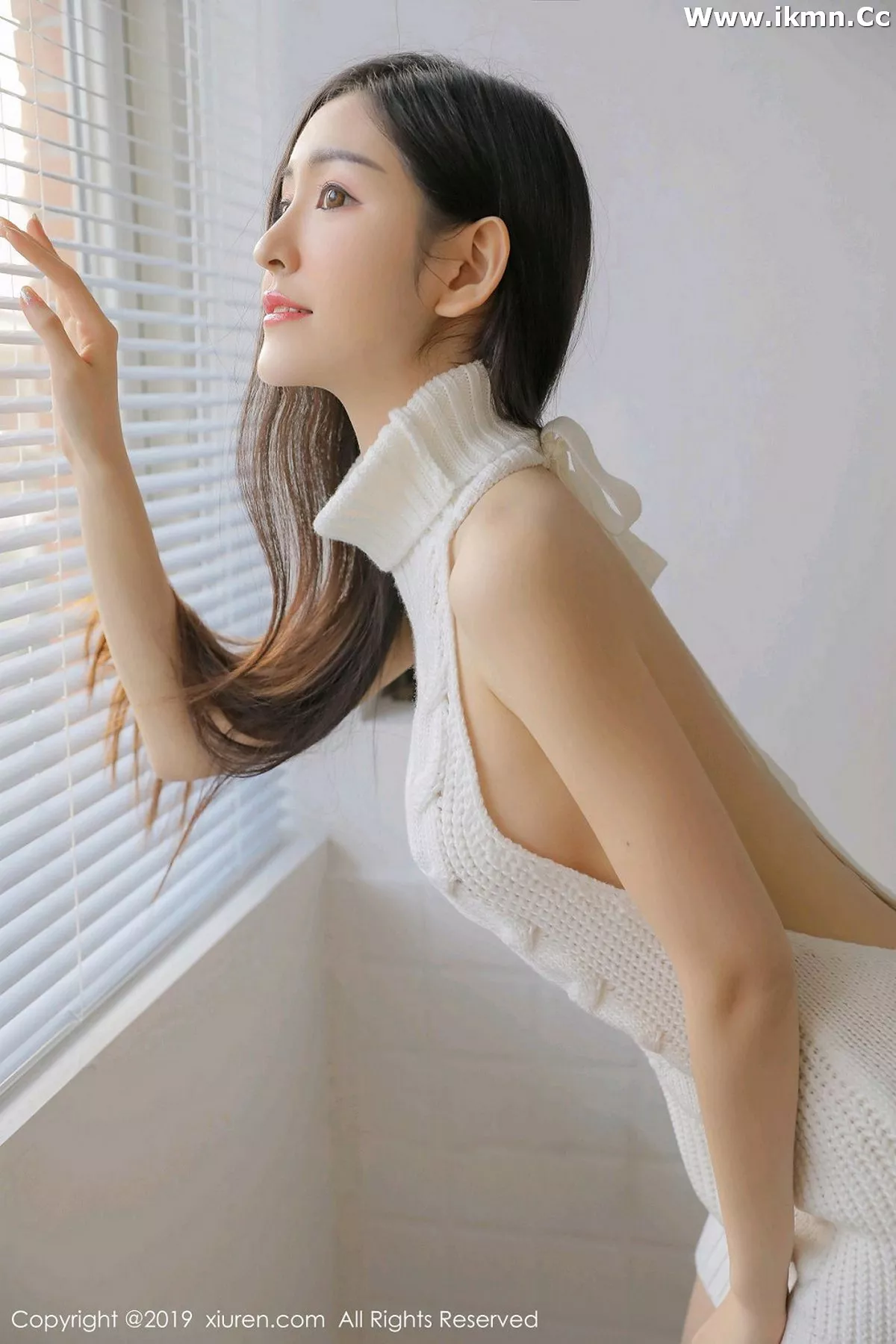 2kmn.vip_[XiuRen秀人网]No.1520_嫩模沈梦瑶私房雪白开背毛衣+红色高叉连体衣完美诱惑写真43P