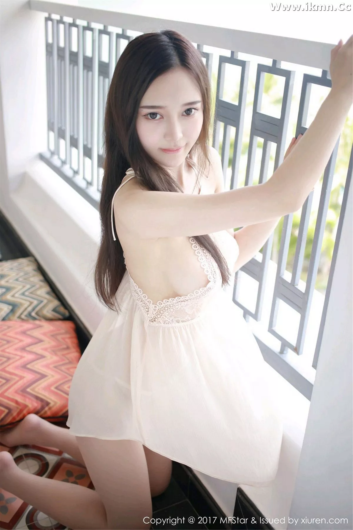 2kmn.vip_[MFStar模范学院]Vol.101_女神唐琪儿il心愿旅拍粉嫩蕾丝裙透视秀豪乳诱惑写真51P