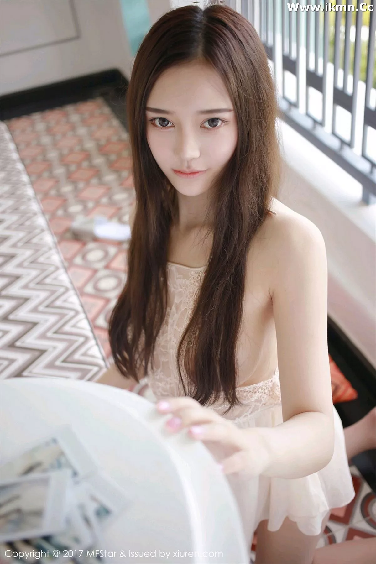 2kmn.vip_[MFStar模范学院]Vol.101_女神唐琪儿il心愿旅拍粉嫩蕾丝裙透视秀豪乳诱惑写真51P