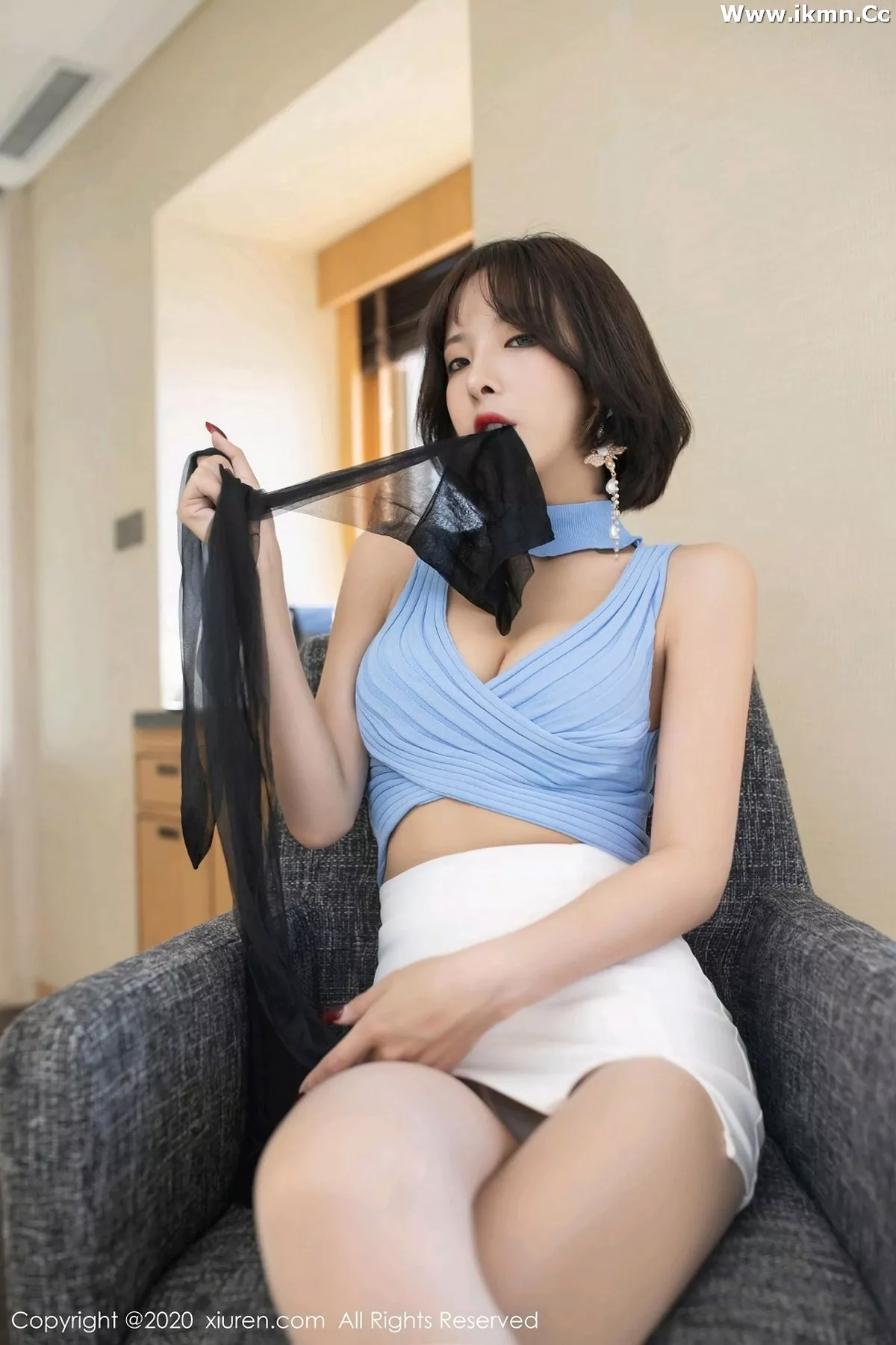 2kmn.vip_[XiuRen秀人网]No.2876_嫩模陈小喵合租室友主题床上性感内衣配无内肉丝裤袜诱惑写真76P