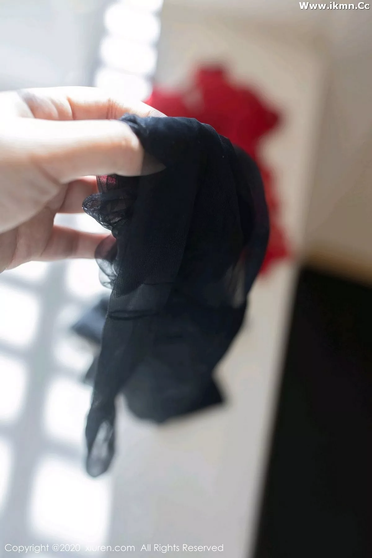 2kmn.vip_[XiuRen秀人网]No.2876_嫩模陈小喵合租室友主题床上性感内衣配无内肉丝裤袜诱惑写真76P