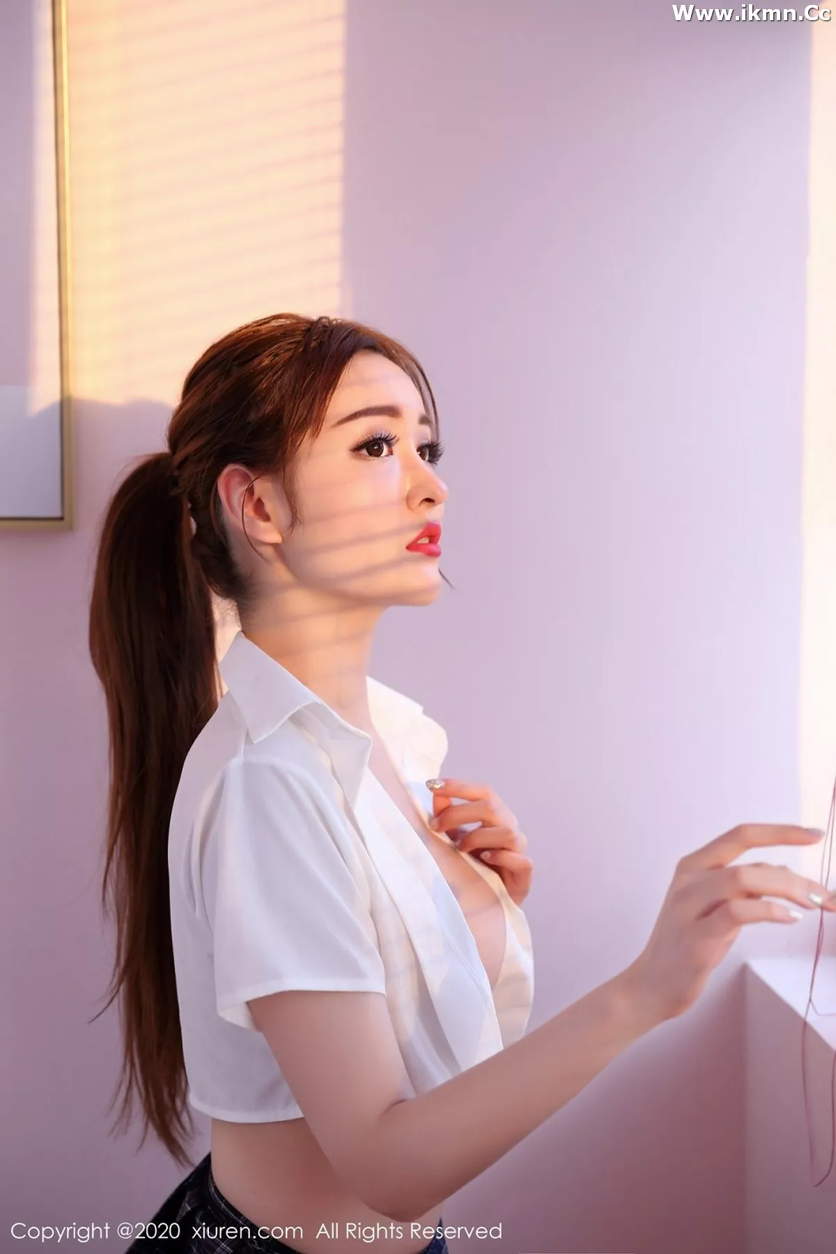 2kmn.vip_[XiuRen秀人网]No.2134_女神沈梦瑶私房半截衬衣配无内黑丝秀豪乳翘臀极致诱惑写真50P