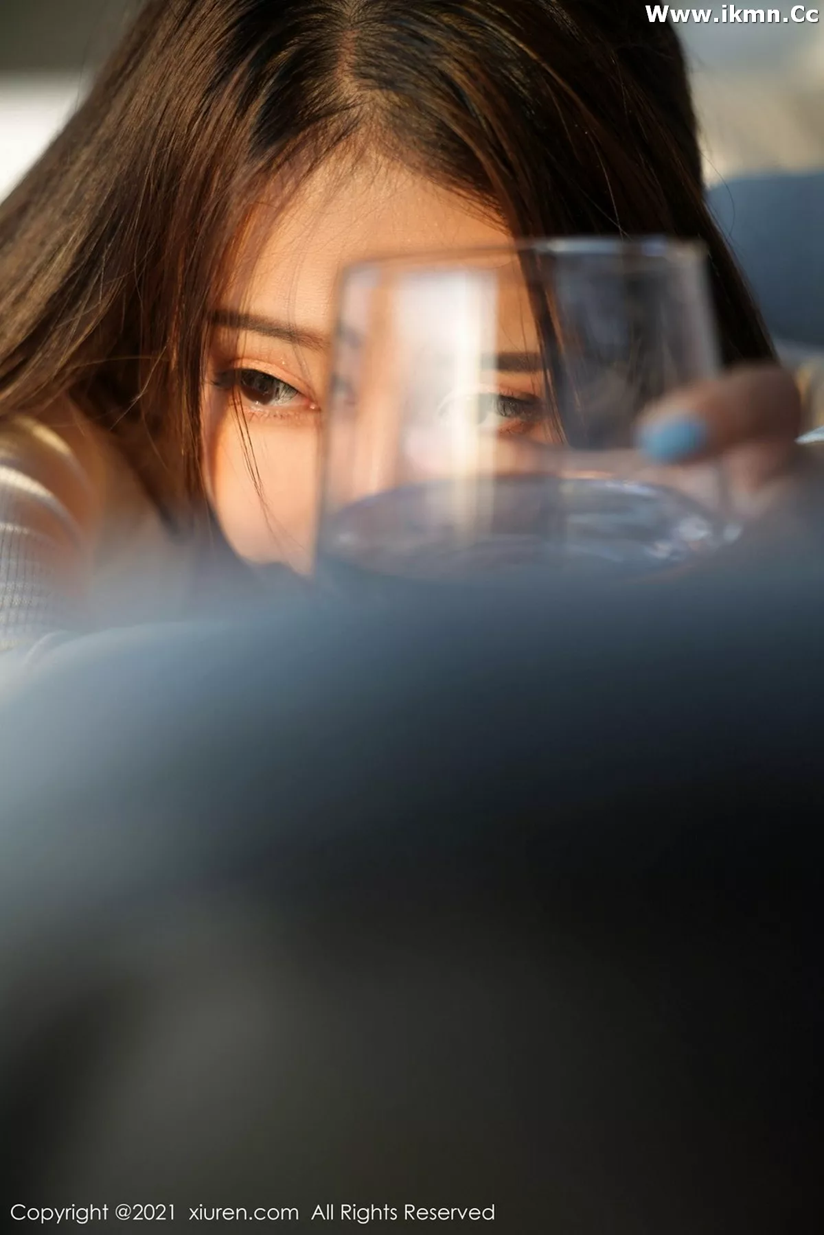 2kmn.vip_[XiuRen秀人网]No.3106_嫩模蘇～蘇私房白色薄透上衣秀完美身材豪乳半球撩人诱惑写真50P