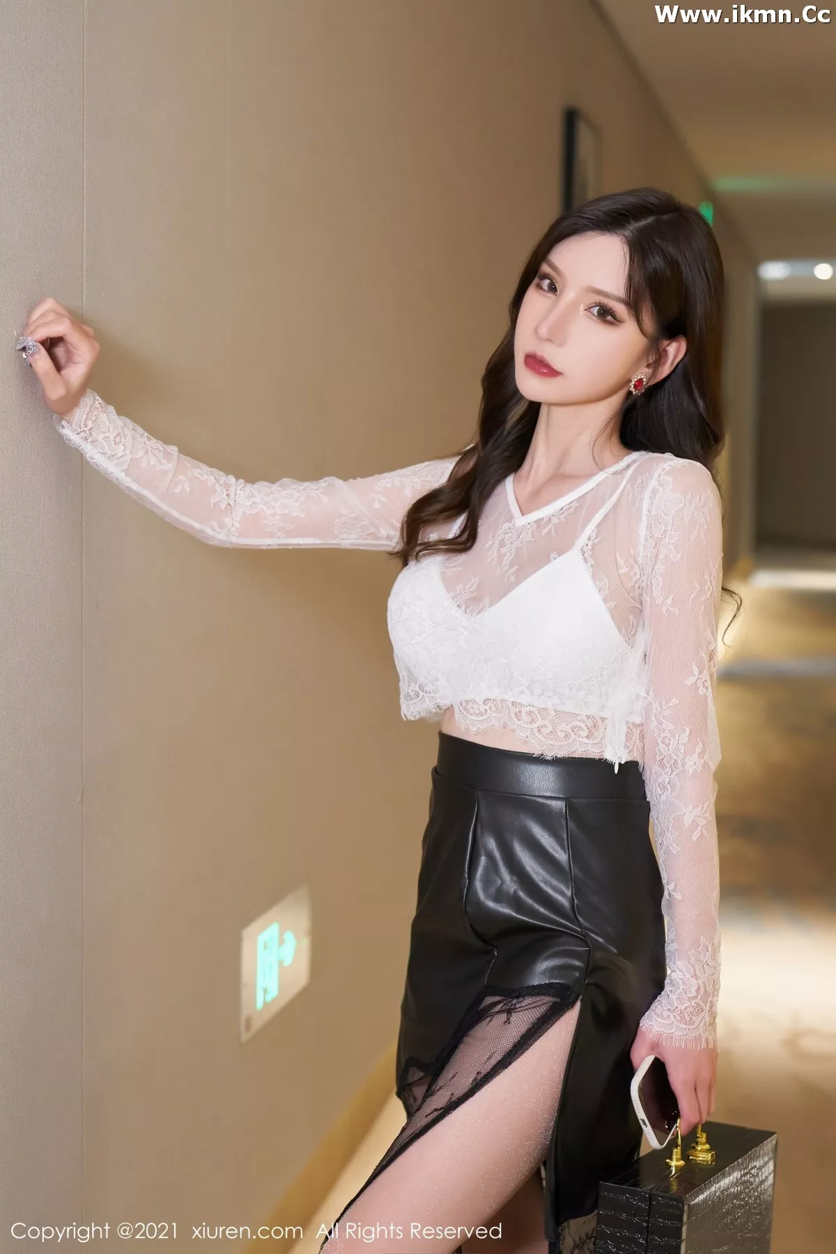 2kmn.vip_[XiuRen秀人网]No.3559_女神周于希Sandy杭州心愿旅拍剧情主题情趣内裤秀翘臀诱惑写真97P