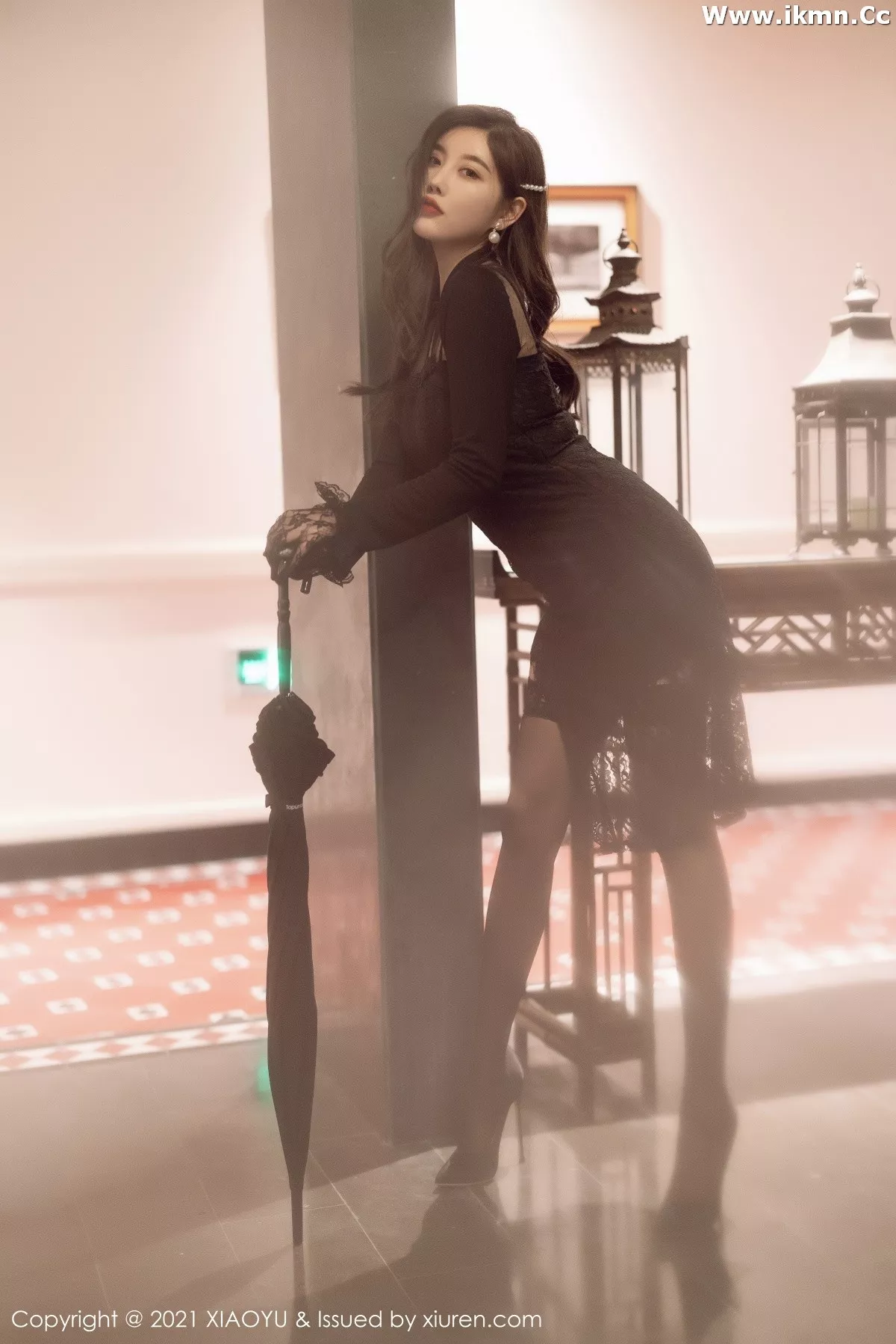 2kmn.vip_[XiaoYu画语界]Vol.612_女神杨晨晨sugar白月光与朱砂痣-下吊带黑丝秀翘臀美腿诱惑写真81P