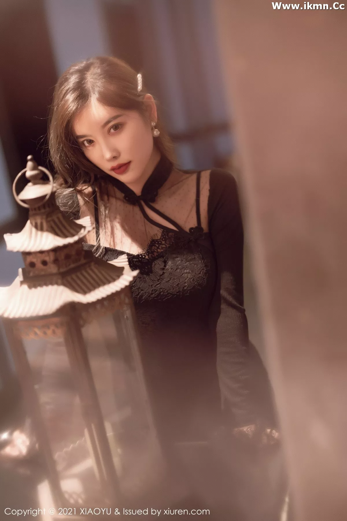 2kmn.vip_[XiaoYu画语界]Vol.612_女神杨晨晨sugar白月光与朱砂痣-下吊带黑丝秀翘臀美腿诱惑写真81P