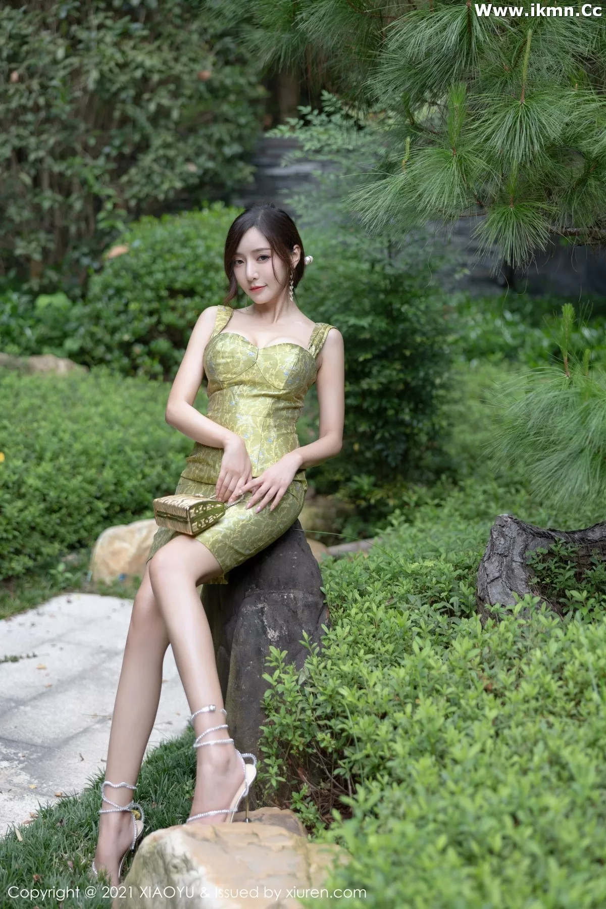 2kmn.vip_[XiaoYu画语界]Vol.624_女神王馨瑶yanni典雅多姿礼裙+薄透服饰秀火辣身材诱惑写真83P