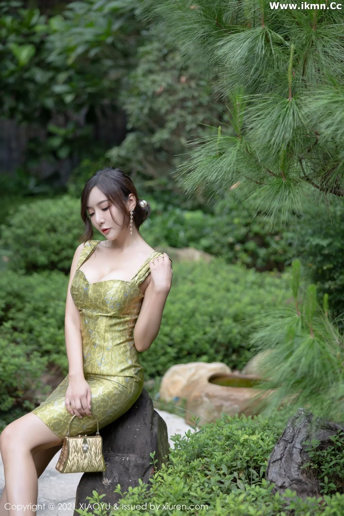 2kmn.vip_[XiaoYu画语界]Vol.624_女神王馨瑶yanni典雅多姿礼裙+薄透服饰秀火辣身材诱惑写真83P