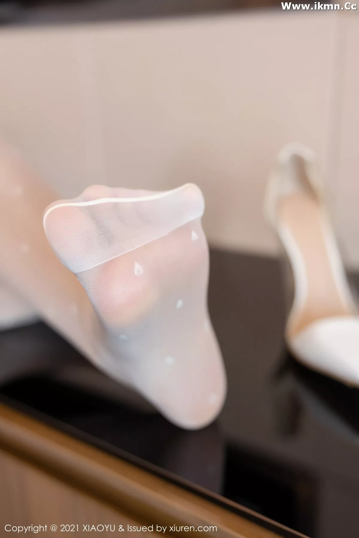 2kmn.vip_[XiaoYu画语界]Vol.630_模特潘朵拉Laa私房洁白服饰半脱露肉丝裤袜秀完美身材诱惑写真81P