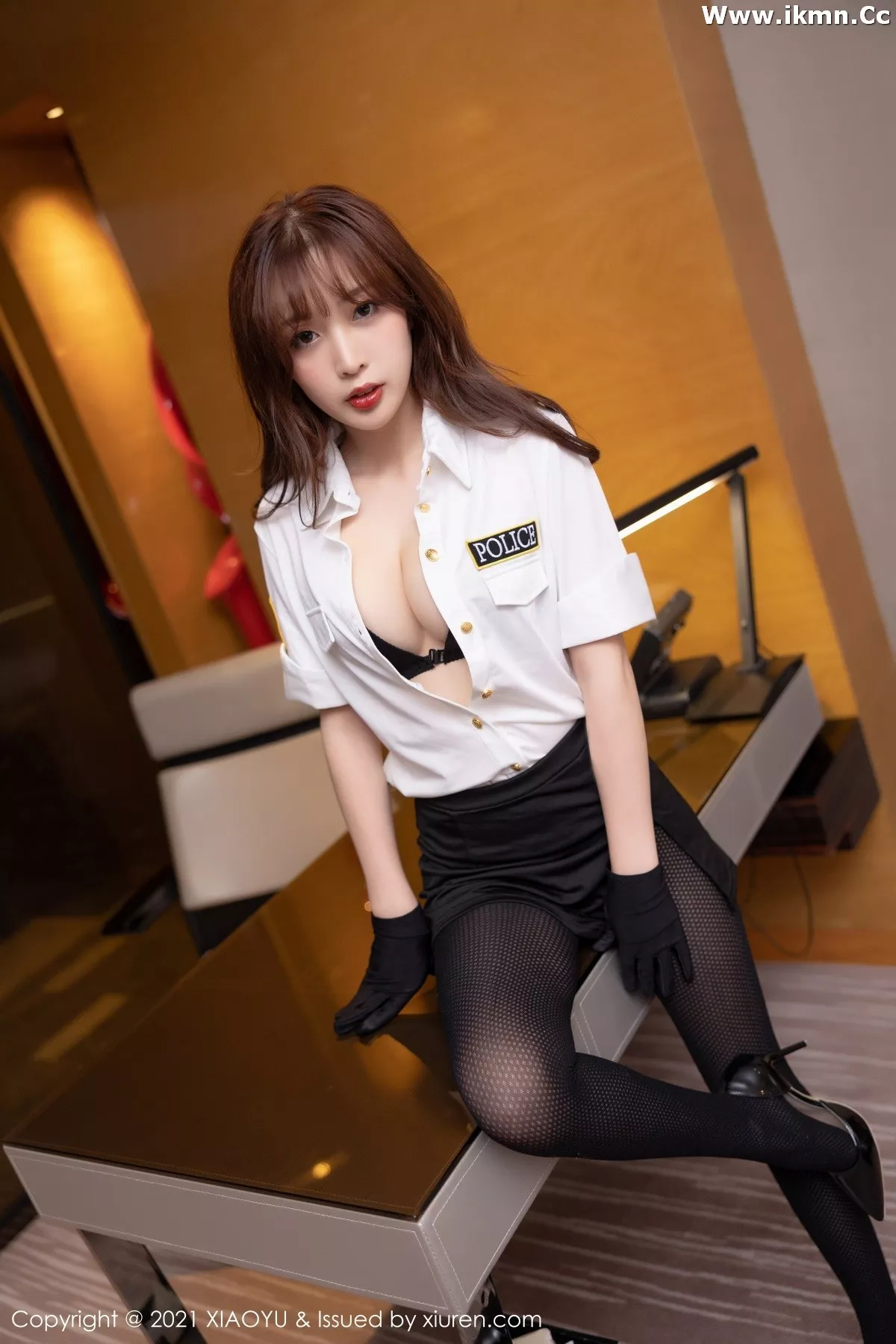 2kmn.vip_[XiaoYu画语界]Vol.631_模特林星阑纯白魅惑制服配黑丝裤袜半脱秀翘臀美腿诱惑写真72P