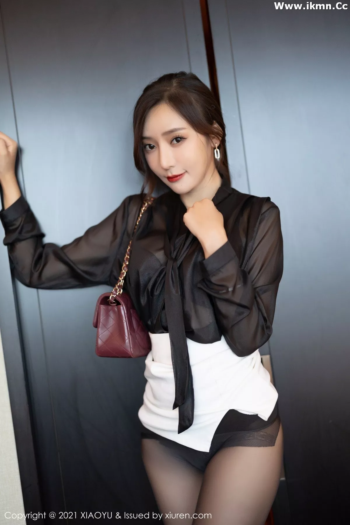 2kmn.vip_[XiaoYu画语界]Vol.632_女神王馨瑶yanni典雅都市OL主题黑色内衣配黑丝裤袜诱惑写真80P