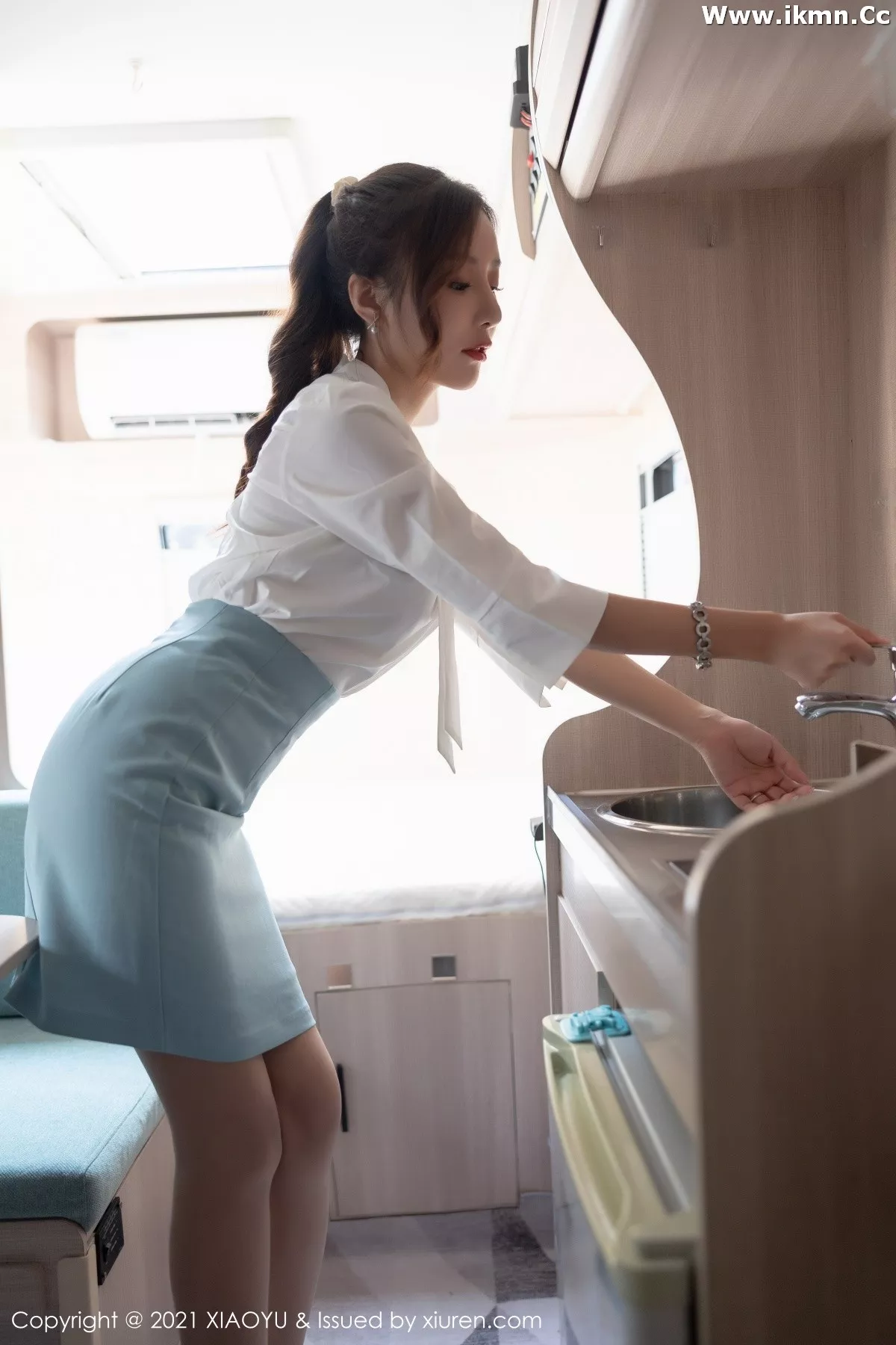 2kmn.vip_[XiaoYu画语界]Vol.635_女神王馨瑶yanni淡雅OL着装私房超薄肉丝裤袜撩人诱惑写真98P