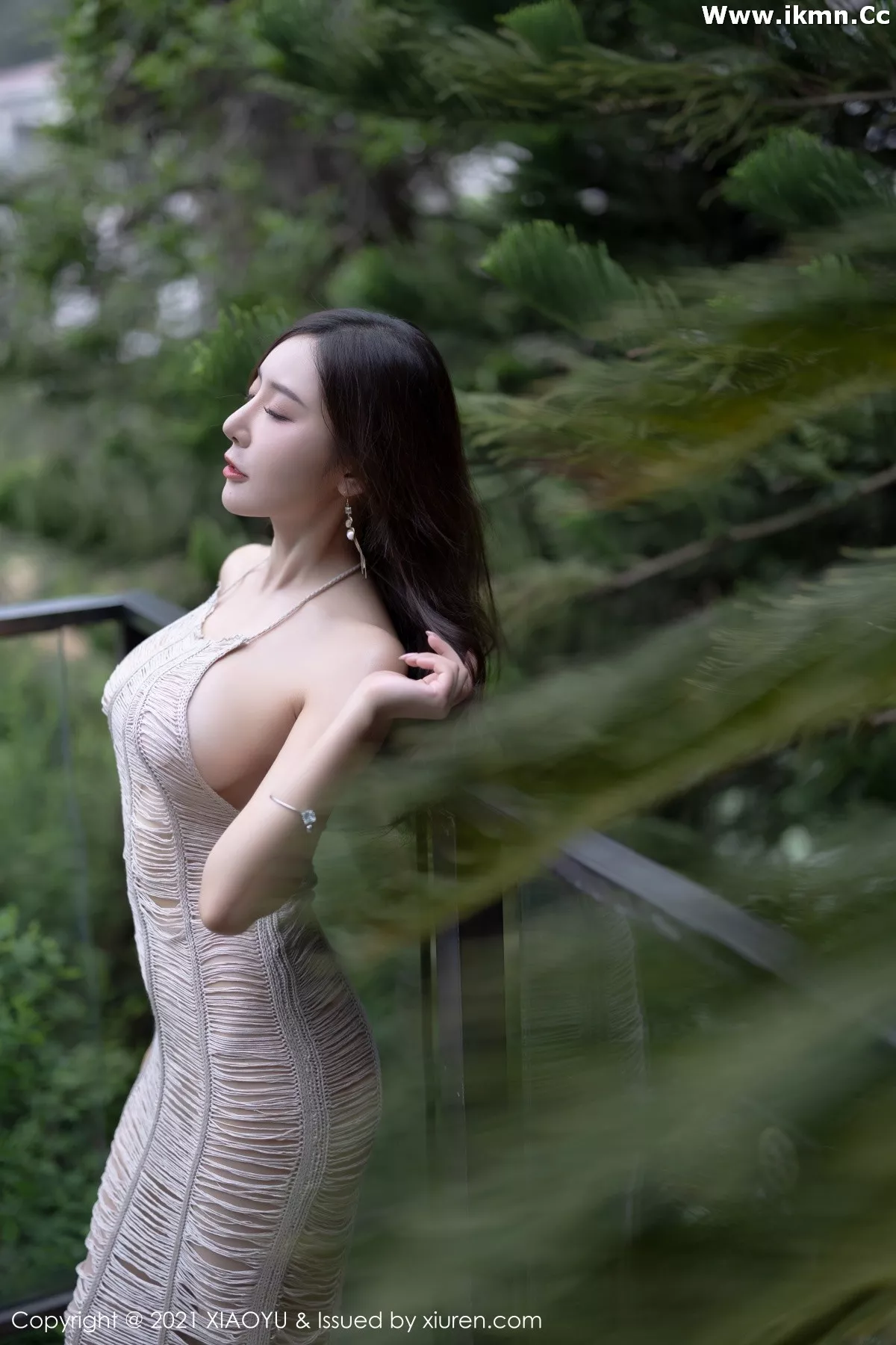 2kmn.vip_[XiaoYu画语界]Vol.617_女神王馨瑶yanni户外缕空薄纱长裙透视秀火辣身材极致诱惑写真76P