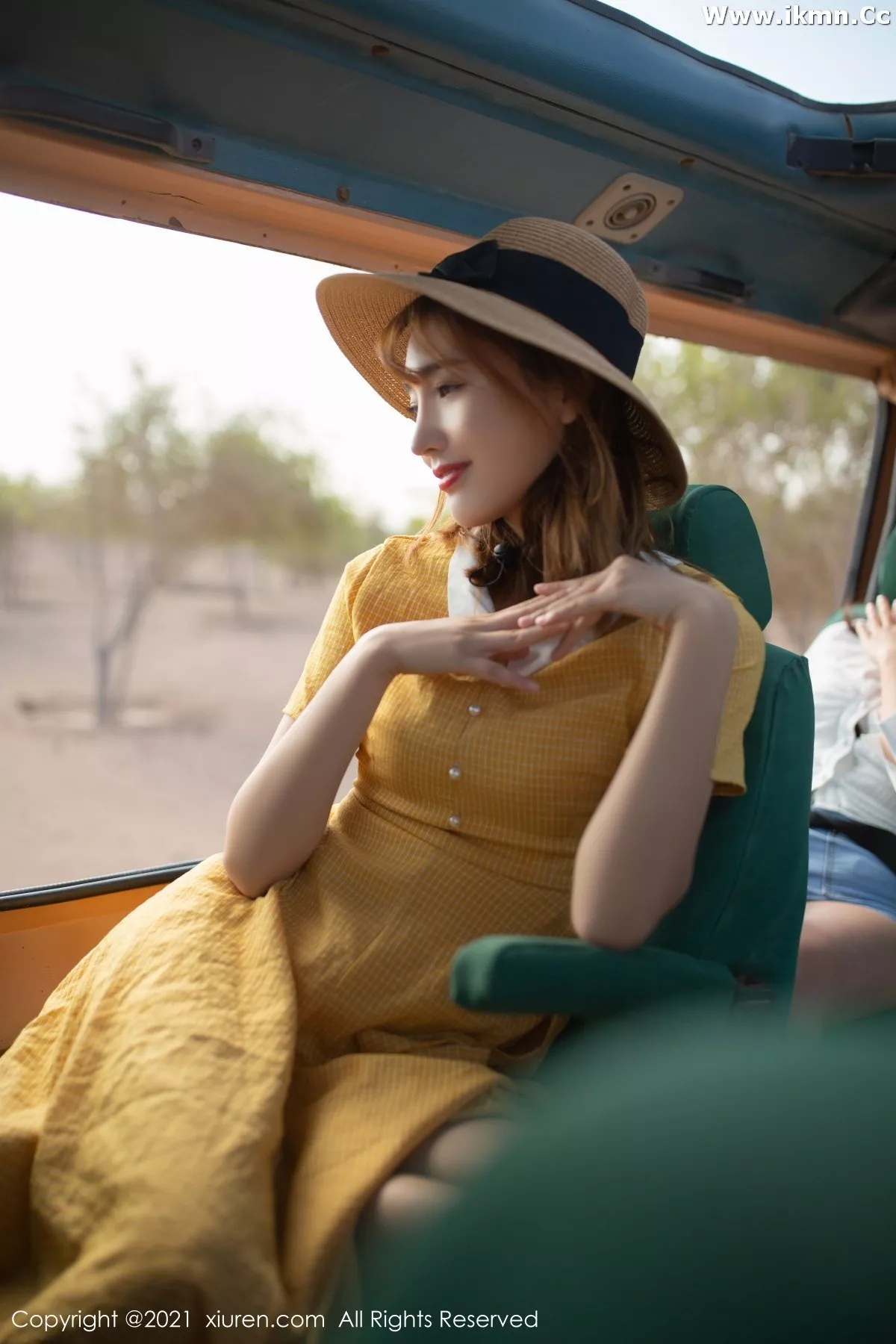 2kmn.vip_[XiuRen秀人网]No.4321_模特陆萱萱多场景多套服装性感内衣系列秀完美身材诱惑写真95P