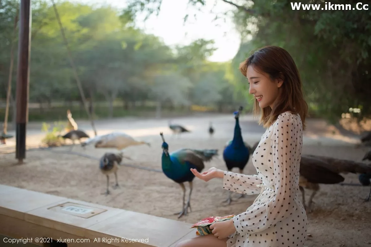 2kmn.vip_[XiuRen秀人网]No.4321_模特陆萱萱多场景多套服装性感内衣系列秀完美身材诱惑写真95P