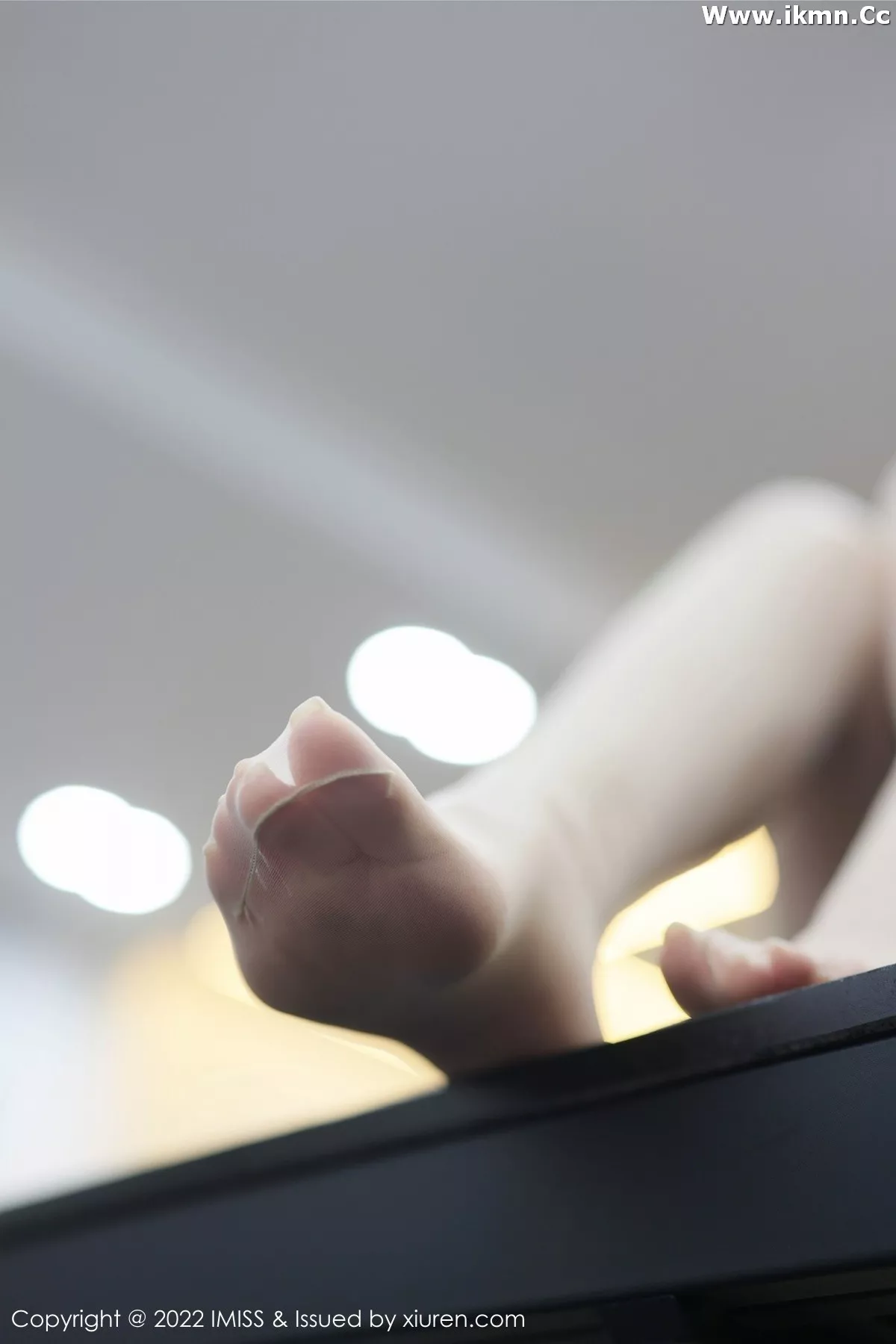 2kmn.vip_[IMISS爱蜜社]Vol.662_新人模特逗逗doudou性感绿色上衣配黑色短裙秀美腿诱惑写真53P