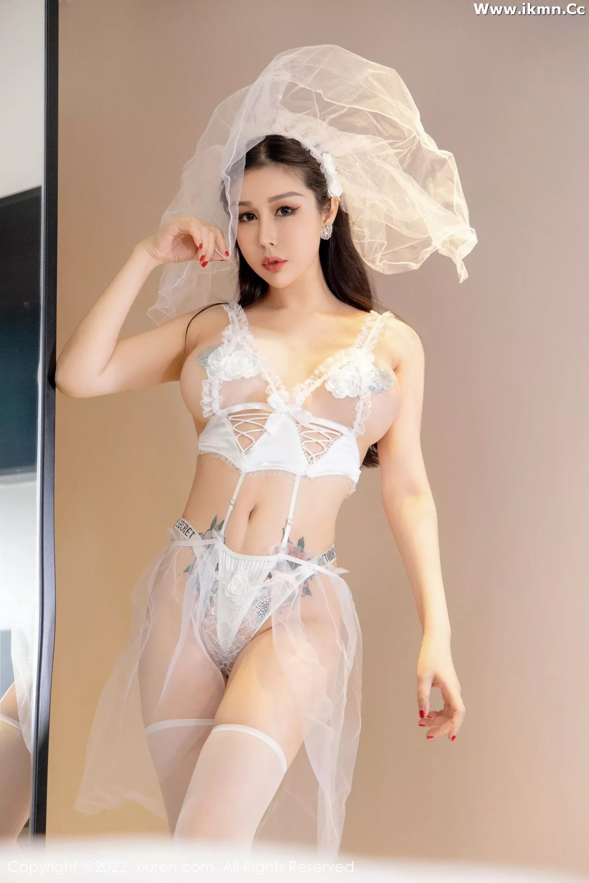 2kmn.vip_[XiuRen秀人网]No.4923_模特田冰冰私房白色薄纱情趣内衣配白丝袜秀火辣身材诱惑写真55P