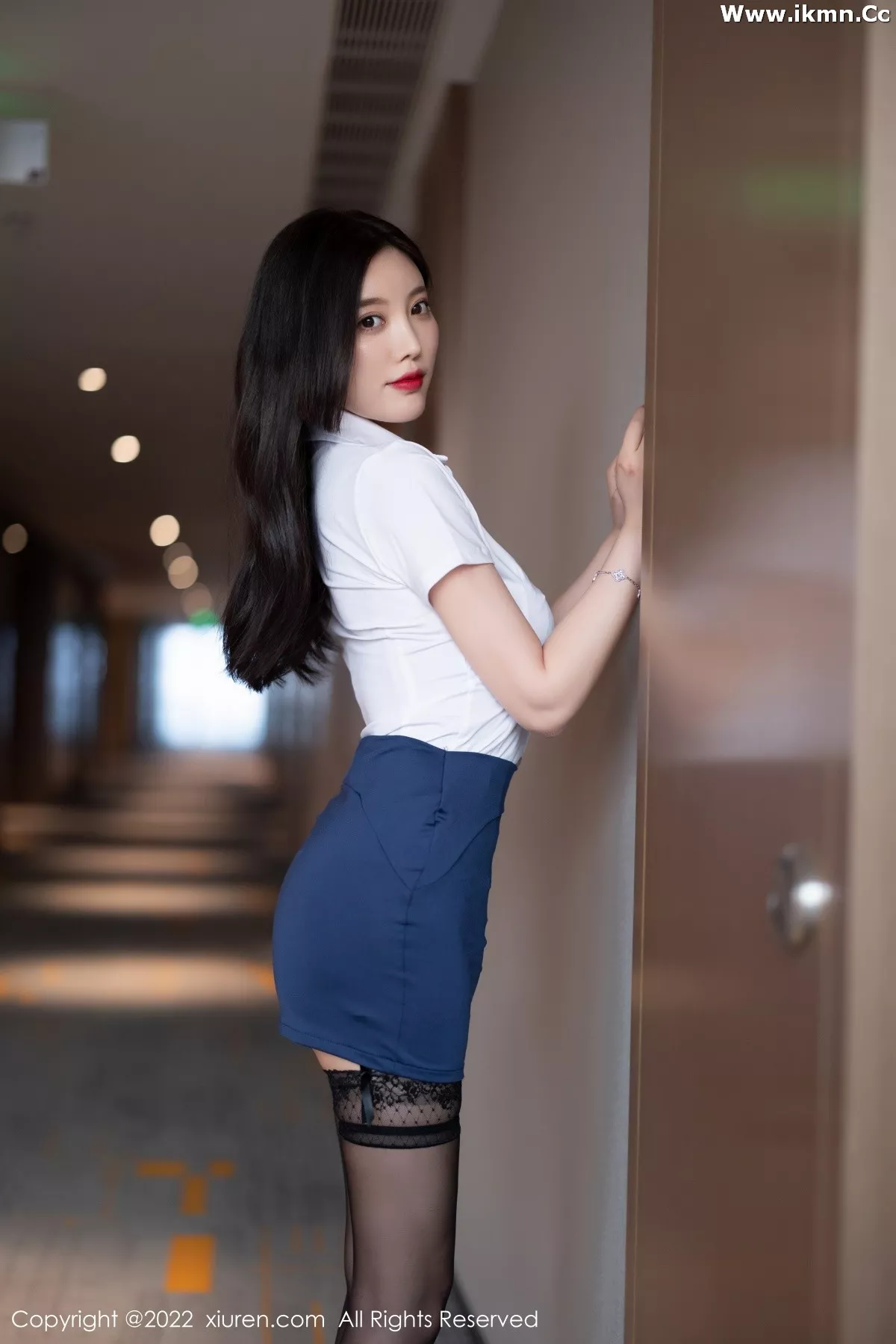 2kmn.vip_[XiuRen秀人网]No.5114_女神杨晨晨Yome私房脱性感制服露黑色蕾丝内衣完美诱惑写真71P