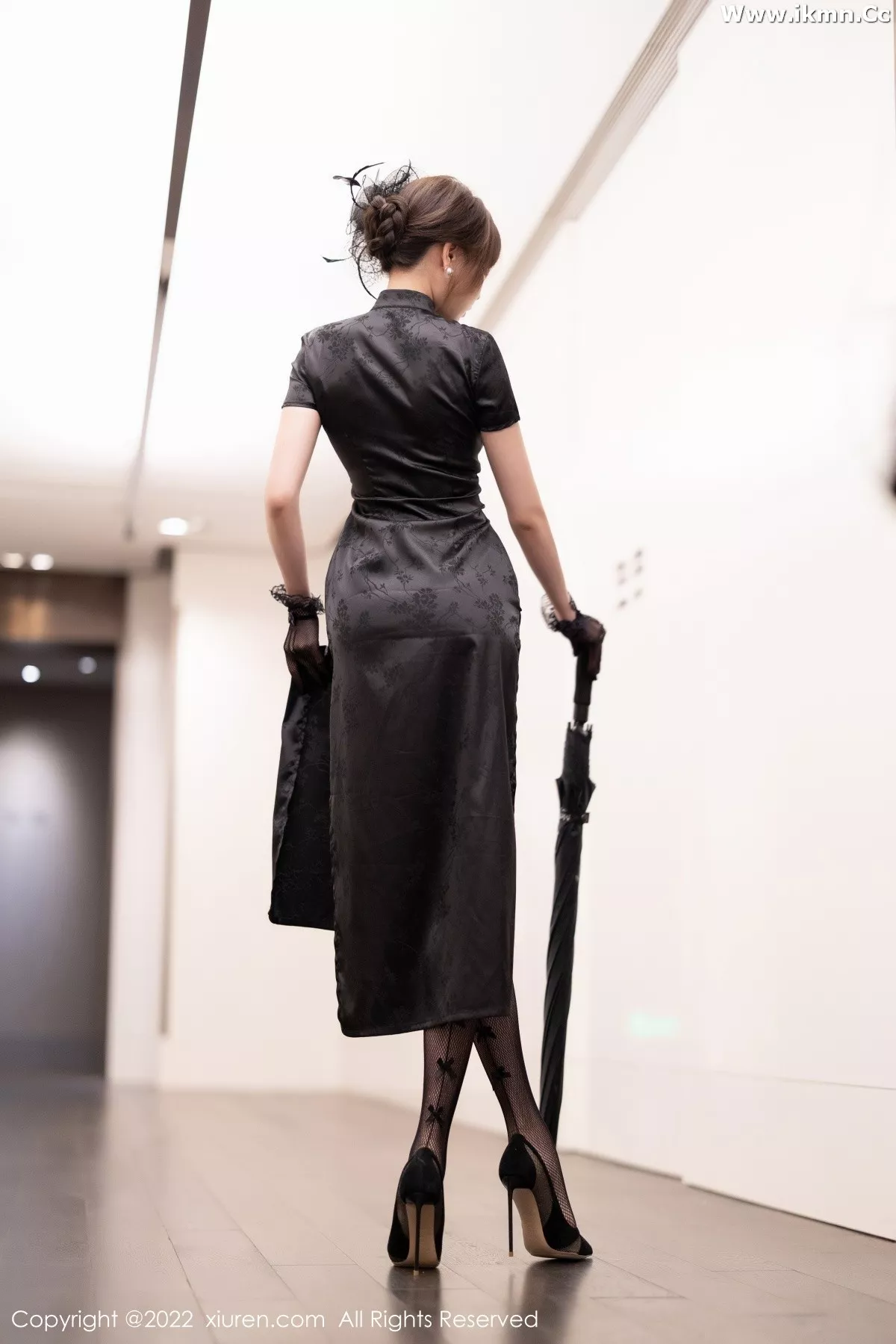 2kmn.vip_[XiuRen秀人网]No.5532_女神徐莉芝Booty私房脱性感黑色旗袍露轻透蕾丝内衣诱惑写真79P