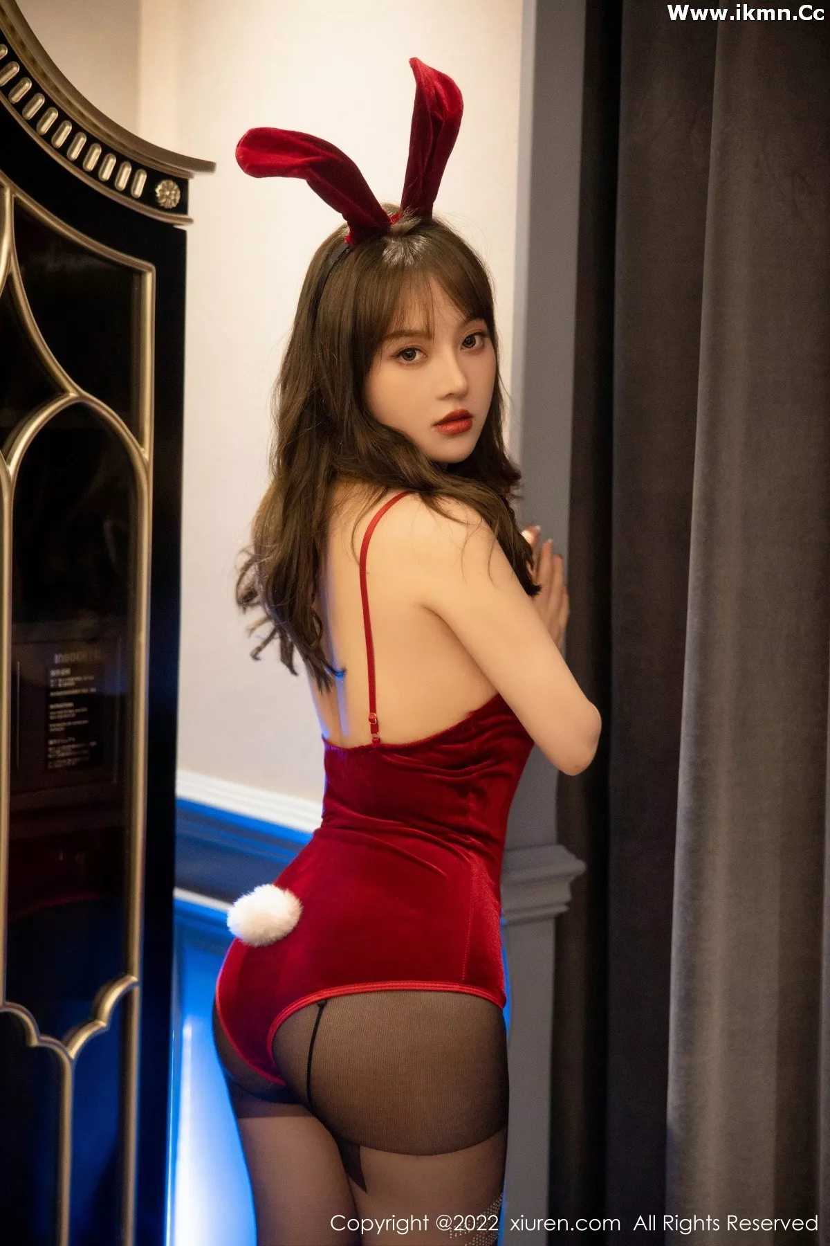 2kmn.vip_[XiuRen秀人网]No.5533_模特豆瓣酱性感红色高开连体衣配超薄黑丝秀丰满身材诱惑写真84P