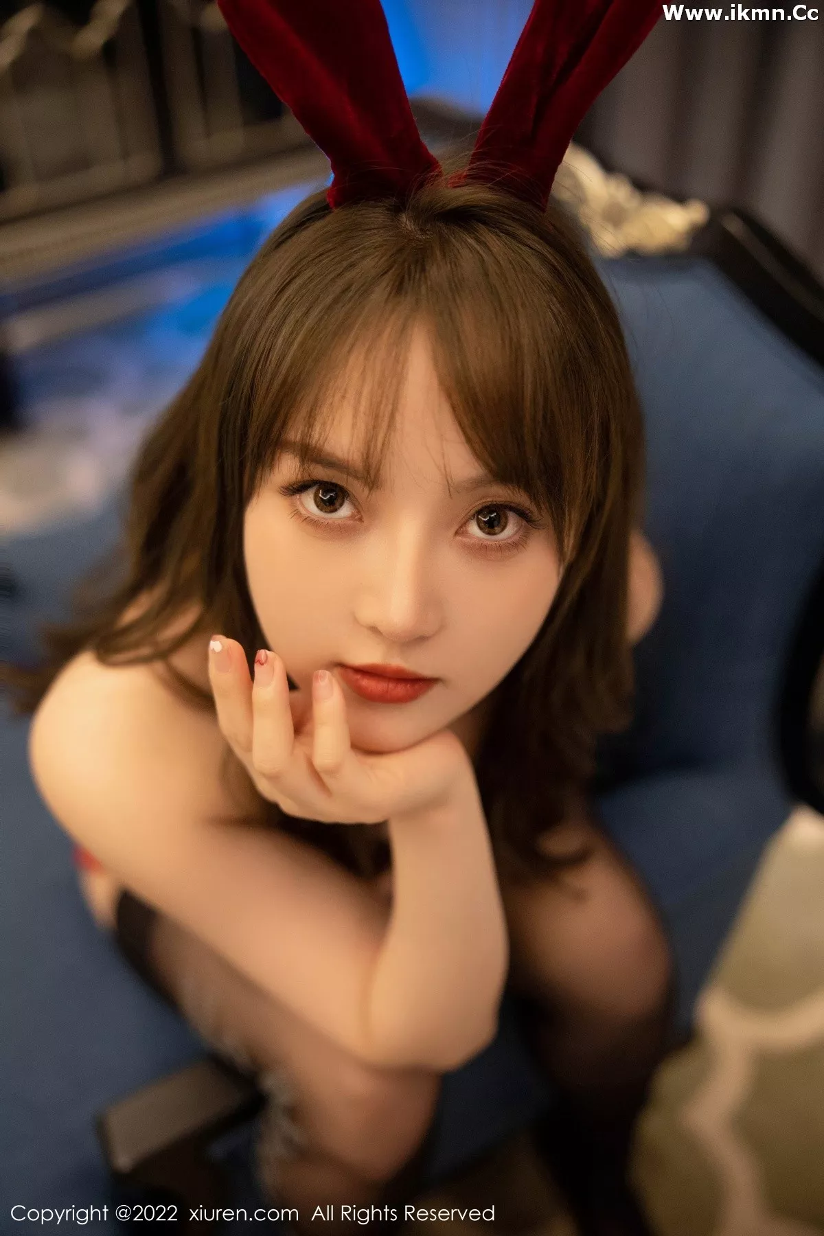 2kmn.vip_[XiuRen秀人网]No.5533_模特豆瓣酱性感红色高开连体衣配超薄黑丝秀丰满身材诱惑写真84P