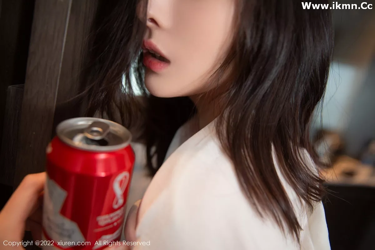 2kmn.vip_[XiuRen秀人网]No.5836_模特是小逗逗醉酒主题白色轻透收身上衣配红短裙迷人诱惑写真80P