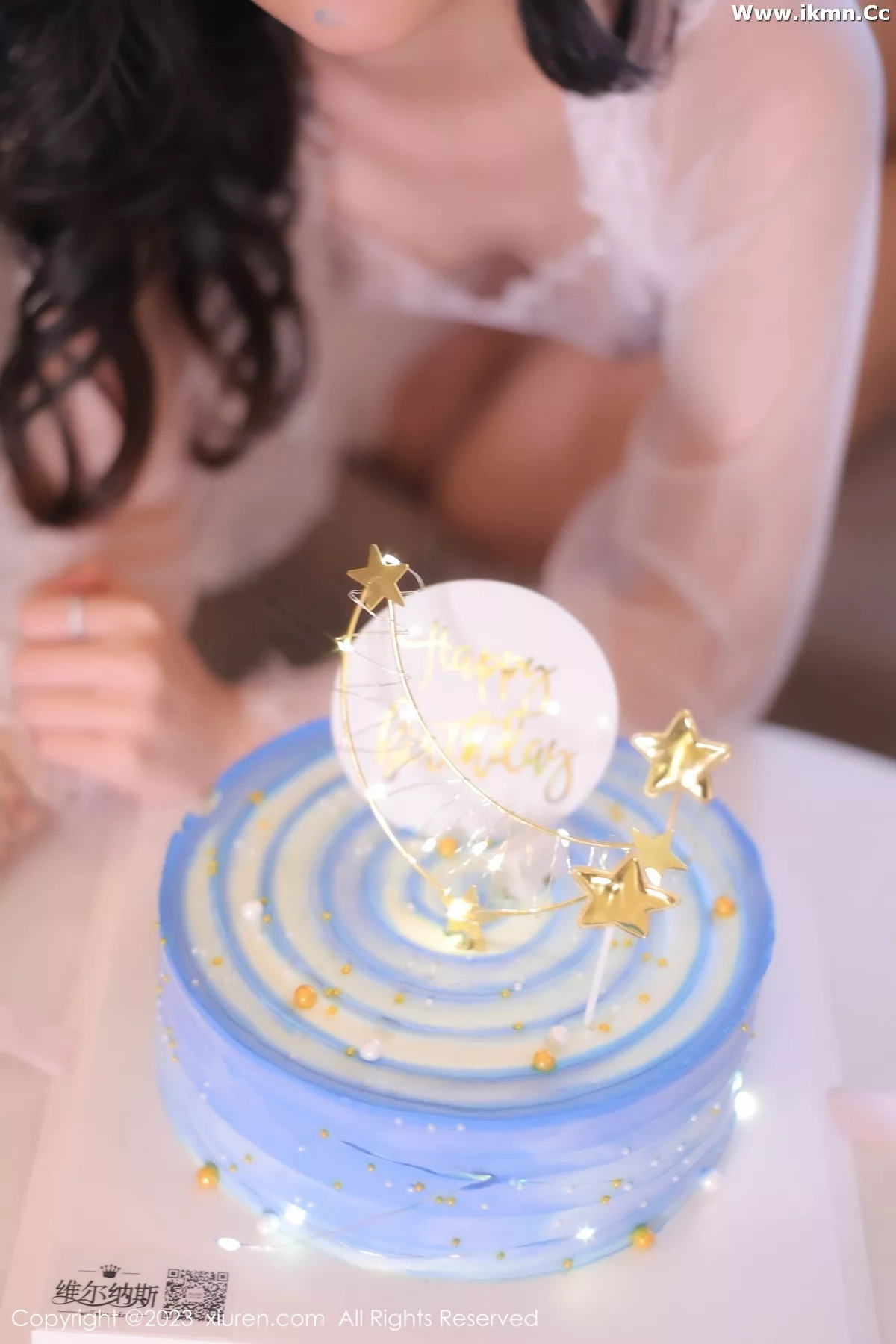 2kmn.vip_[XiuRen秀人网]No.7348_模特幼幼性感白色网纱服饰露白色蕾丝内衣秀完美身材诱惑写真80P