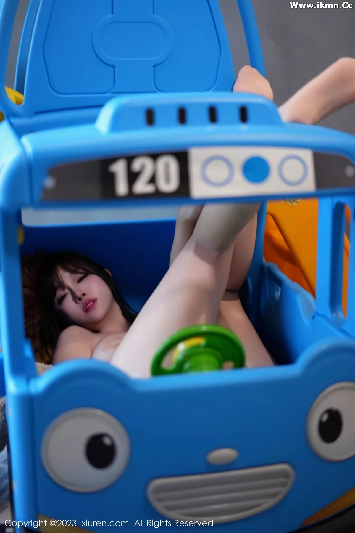 2kmn.vip_[XiuRen秀人网]No.7505_女神王雨纯性感蓝色连体泳装配超薄肉丝秀曼妙身姿惹火诱惑写真70P