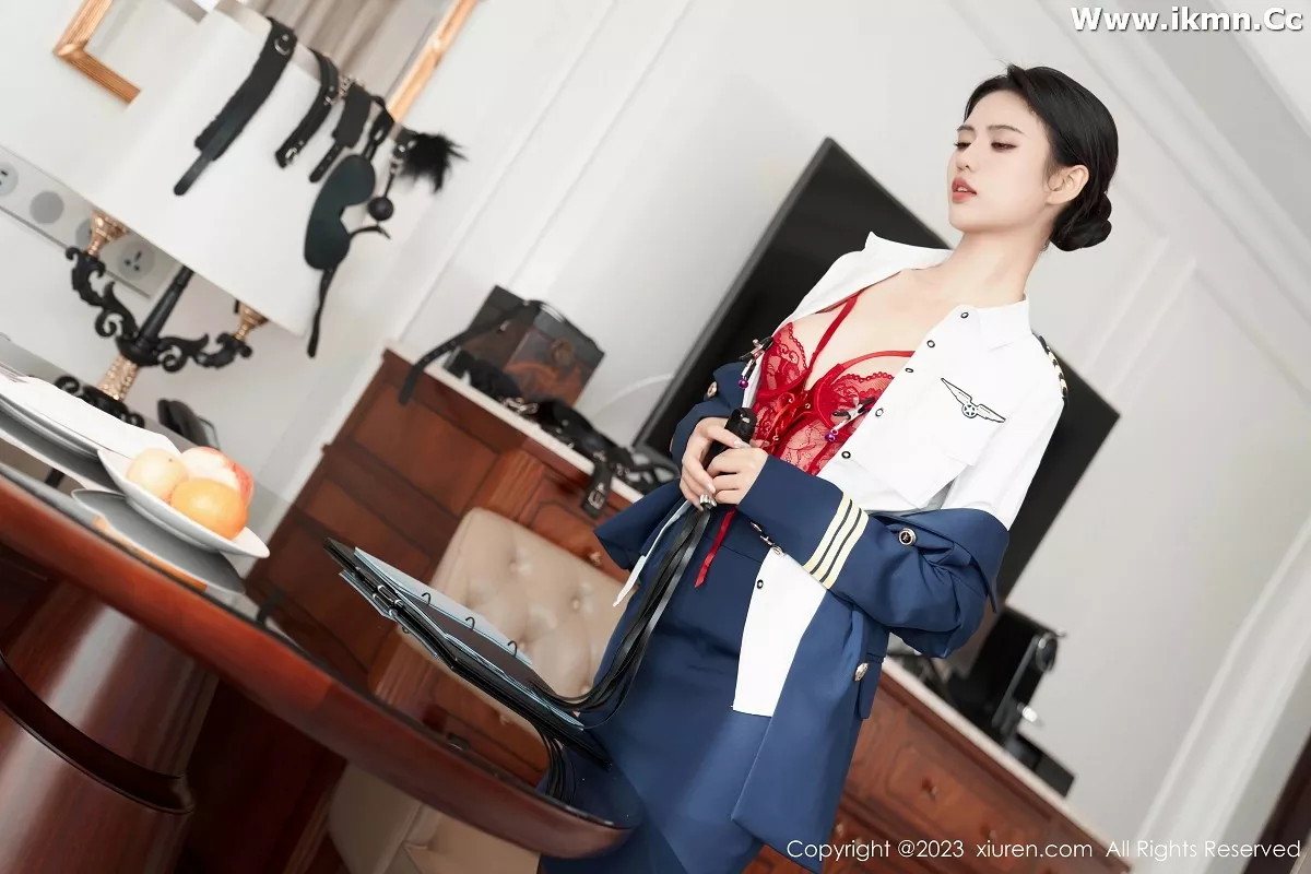 2kmn.vip_[XiuRen秀人网]No.7737_模特浅浅Danny秘书角色装扮脱Ol制服露红色蕾丝内衣诱惑写真76P