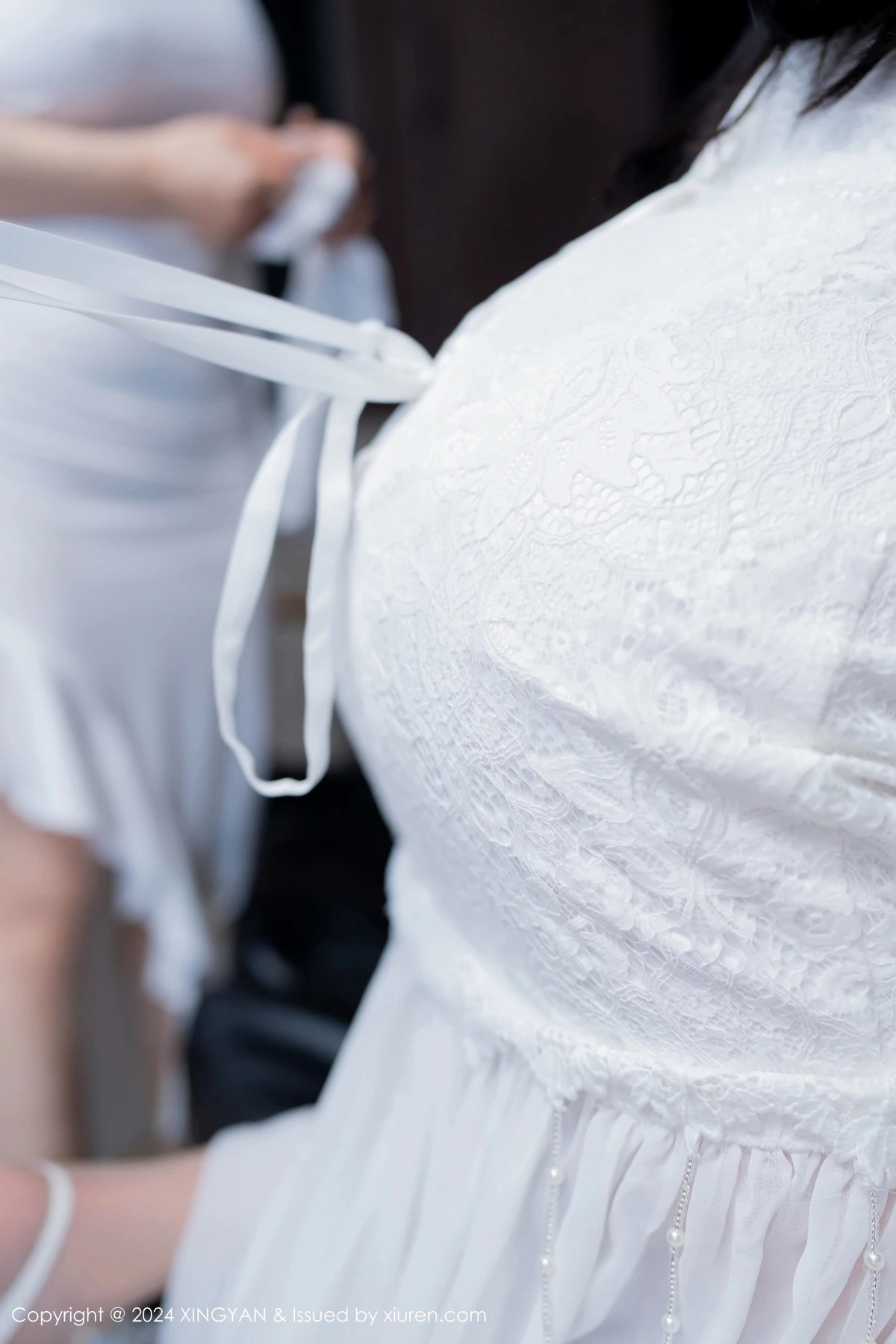 2kmn.vip_[XINGYAN星颜社]VOL.261_模特合集女神林幼一＆潘思沁性感白色连衣裙秀丰满身材诱惑写真82P