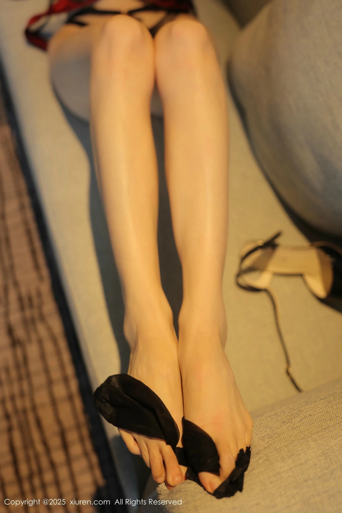 2kmn.vip_[XiuRen秀人网]No.9791_模特曼柔私房性感黑色蕾丝情趣内衣配黑丝袜秀曼妙身材诱惑写真84P