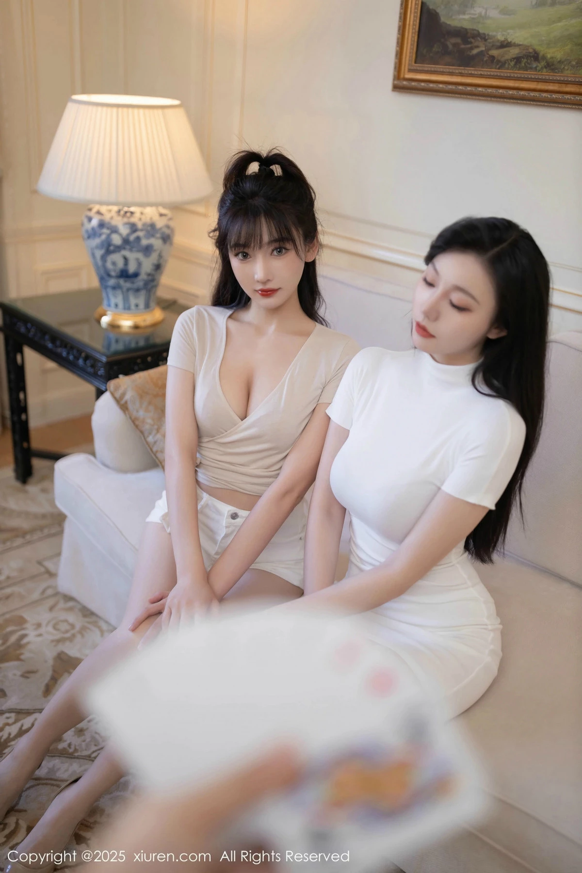 2kmn.vip_[XiuRen秀人网]No.9806_模特合集陆萱萱＆安然anran性感姐妹花蕾丝内衣撩人诱惑写真80P