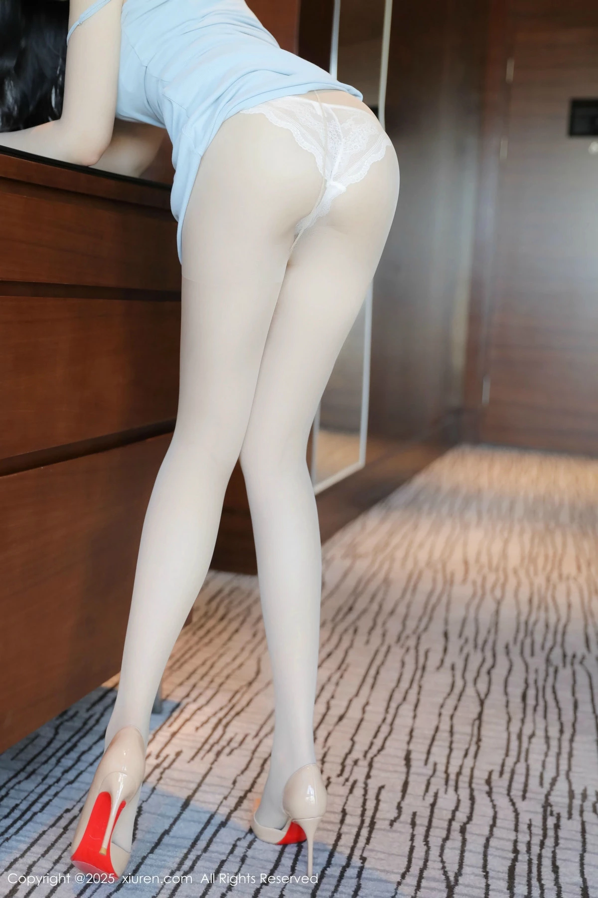 2kmn.vip_[XiuRen秀人网]No.9801_模特希雅sia私房性感白色蕾丝内衣配超薄肉丝秀丰腴身材诱惑写真83P