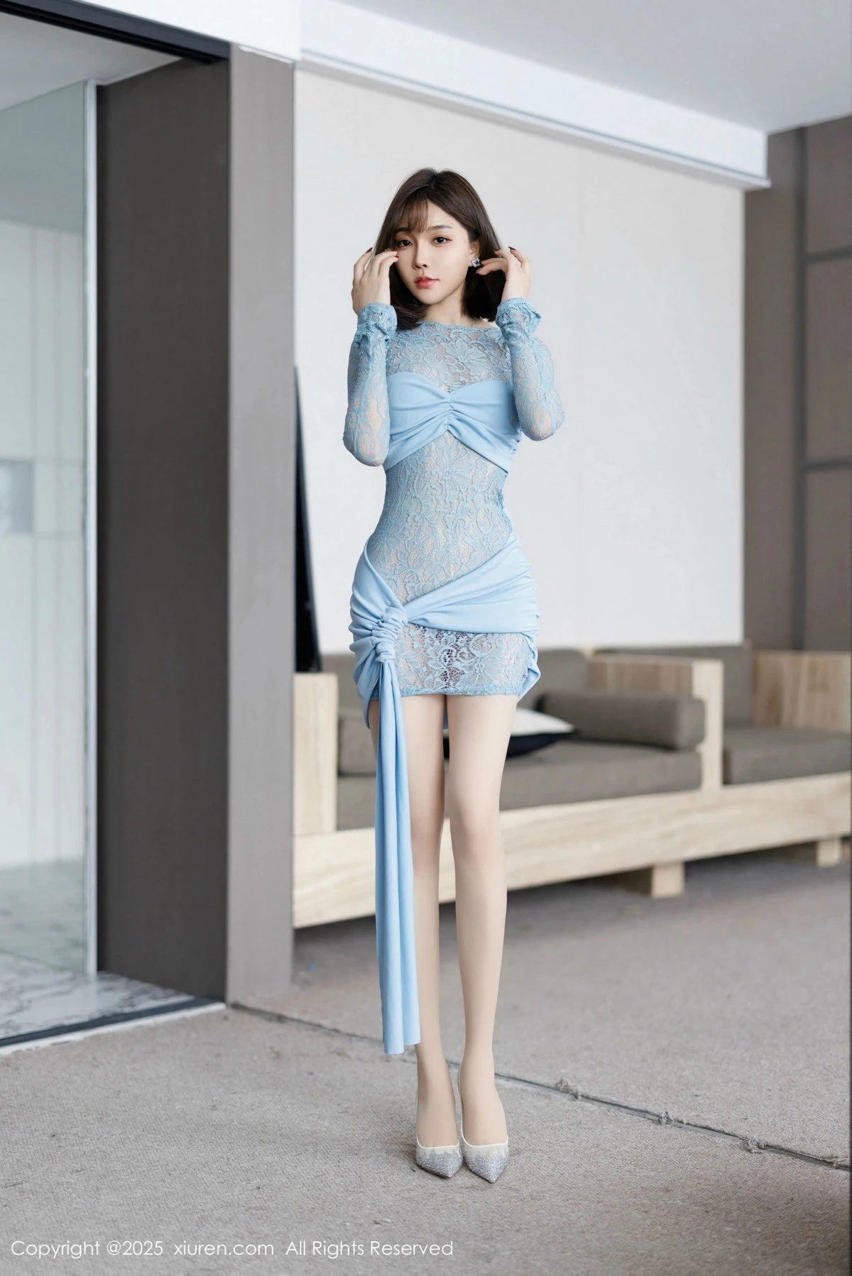 2kmn.vip_[XiuRen秀人网]No.9805_女神徐莉芝Booty蕾丝连衣短裙+灰色情趣内衣秀完美身材诱惑写真83P