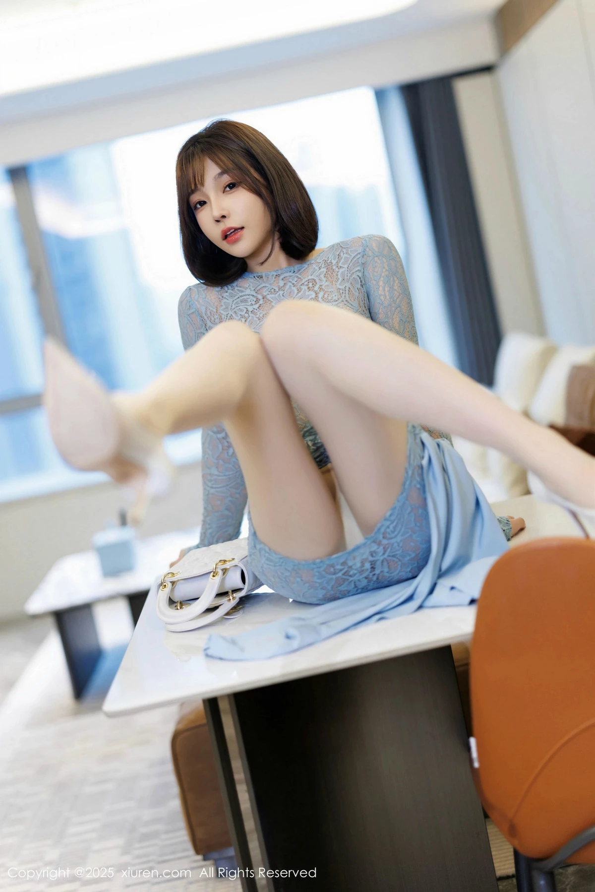 2kmn.vip_[XiuRen秀人网]No.9805_女神徐莉芝Booty蕾丝连衣短裙+灰色情趣内衣秀完美身材诱惑写真83P