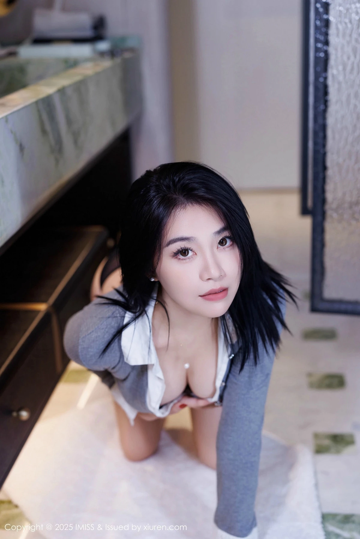 2kmn.vip_[IMISS爱蜜社]Vol.784_女神许诺Sabrina性感粉色包臀裙配超薄肉丝秀完美身材诱惑写真95P