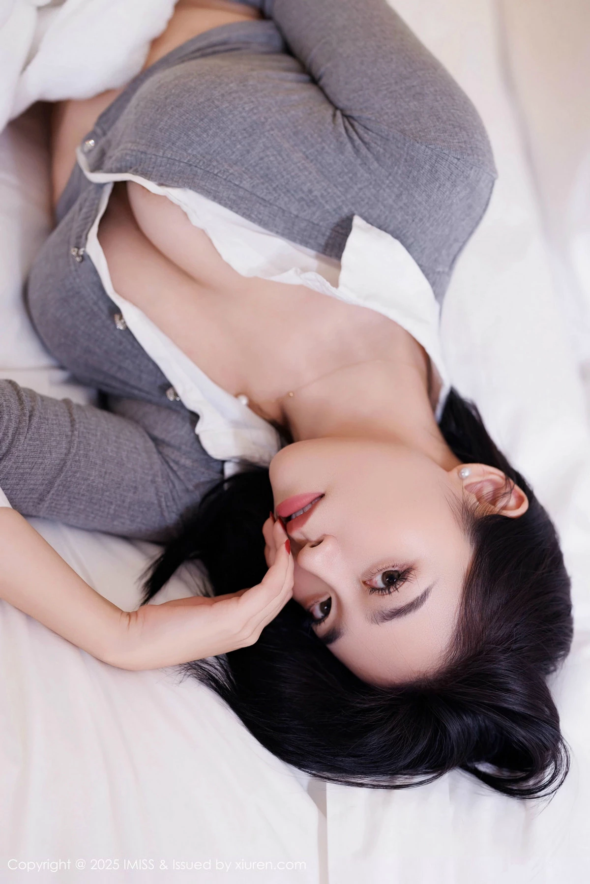 2kmn.vip_[IMISS爱蜜社]Vol.784_女神许诺Sabrina性感粉色包臀裙配超薄肉丝秀完美身材诱惑写真95P