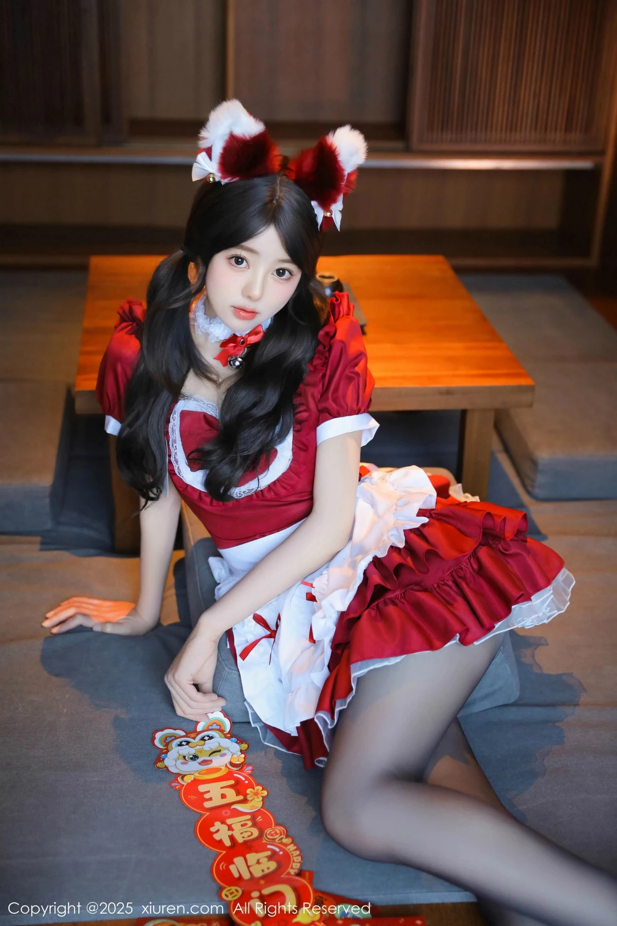 2kmn.vip_[XiuRen秀人网]No.9814_模特桃妖夭红色喜庆女仆服露红色内衣配超薄黑丝秀美腿诱惑写真87P