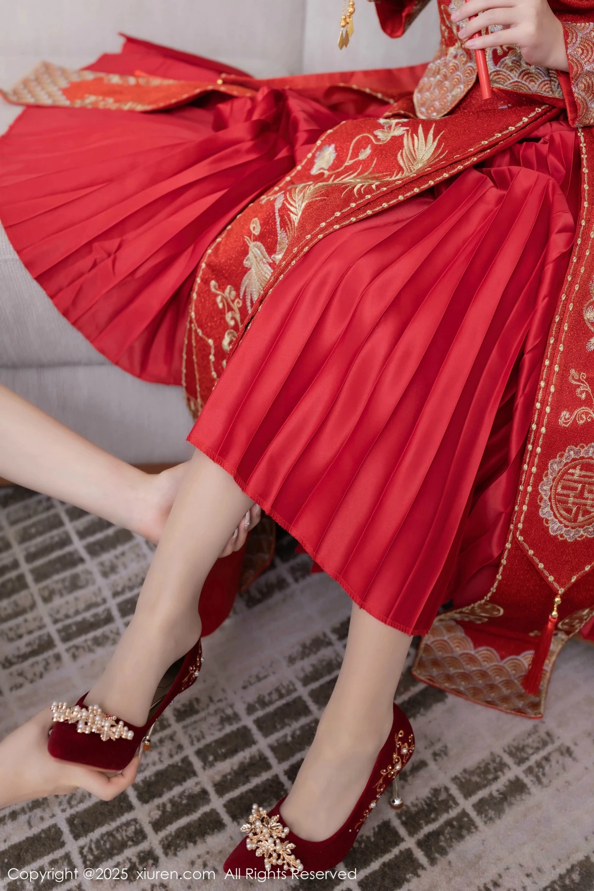 2kmn.vip_[XiuRen秀人网]No.9811_模特杏子Yada性感新娘装红色情趣内衣配超薄肉丝秀美腿诱惑写真84P