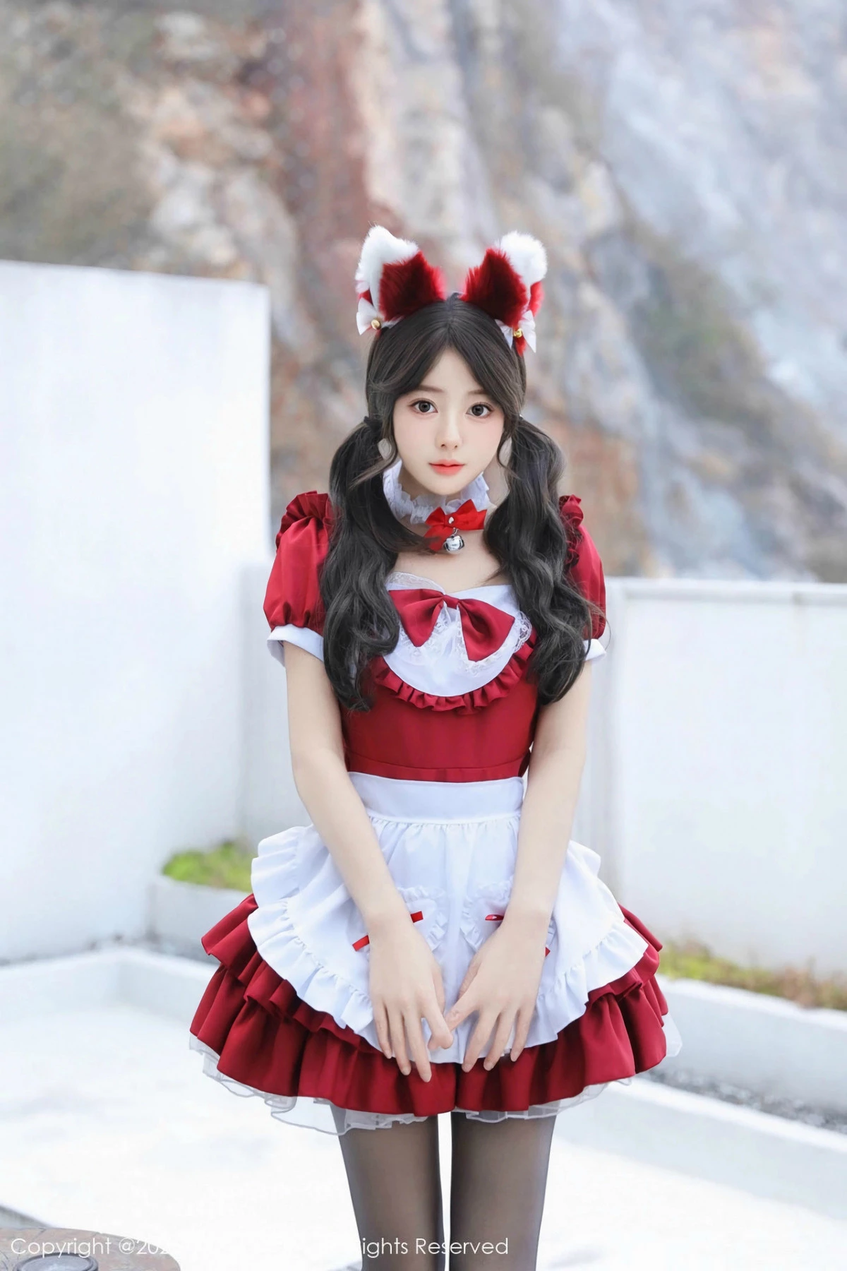 2kmn.vip_[XiuRen秀人网]No.9814_模特桃妖夭红色喜庆女仆服露红色内衣配超薄黑丝秀美腿诱惑写真87P