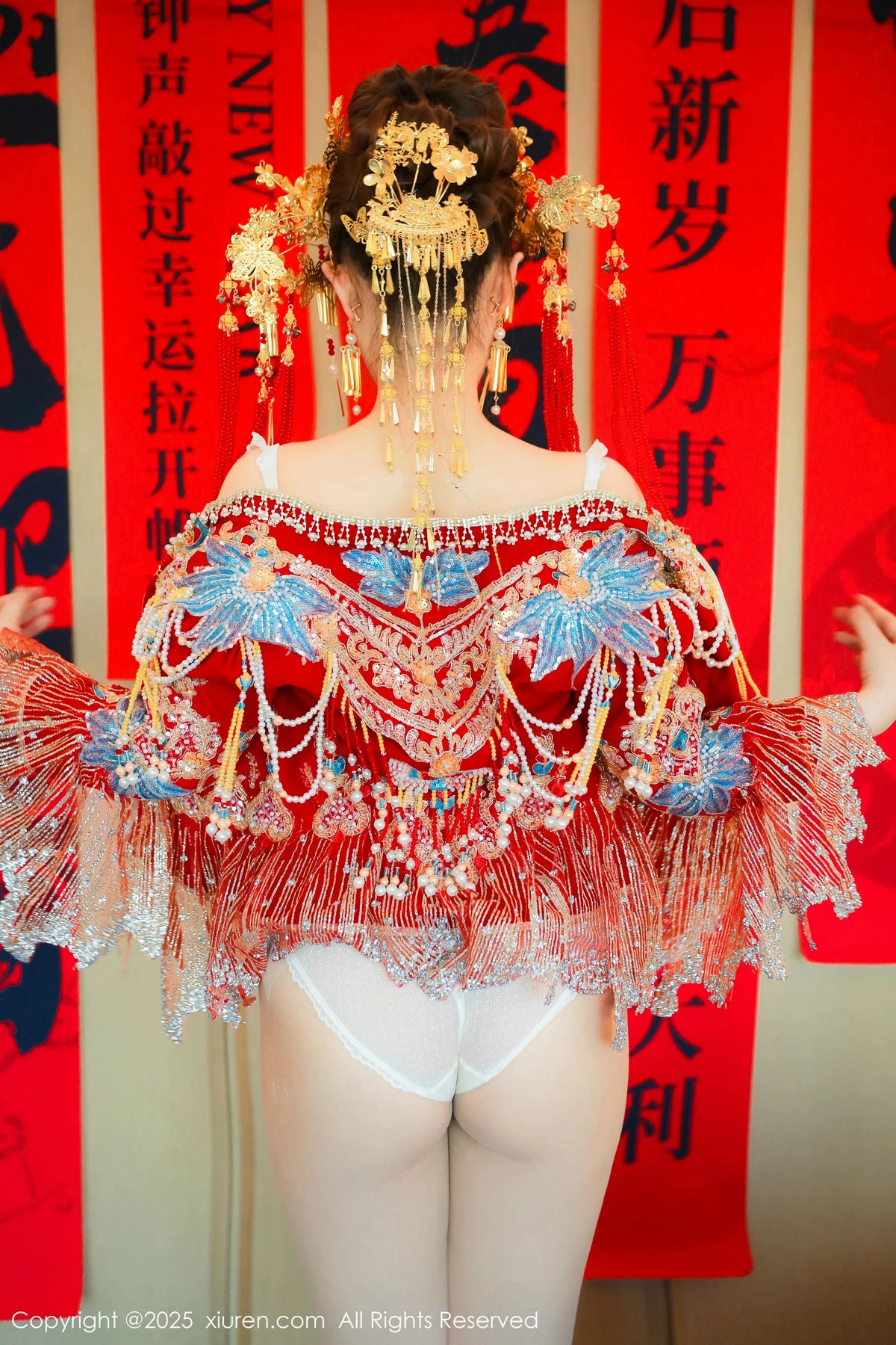 2kmn.vip_[XiuRen秀人网]No.9823_模特蛋蛋宝新年主题性感红色新娘装露白色内衣秀丰腴身材诱惑写真79P