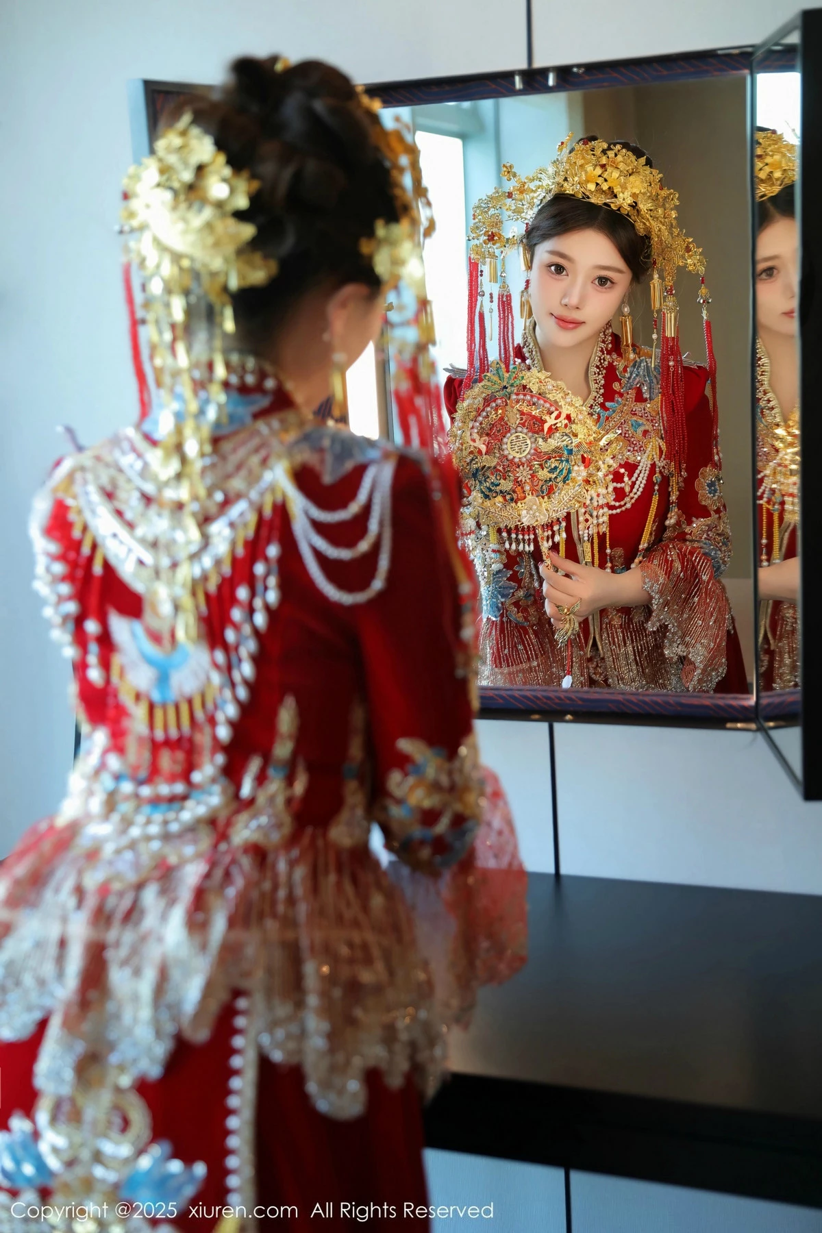 2kmn.vip_[XiuRen秀人网]No.9823_模特蛋蛋宝新年主题性感红色新娘装露白色内衣秀丰腴身材诱惑写真79P