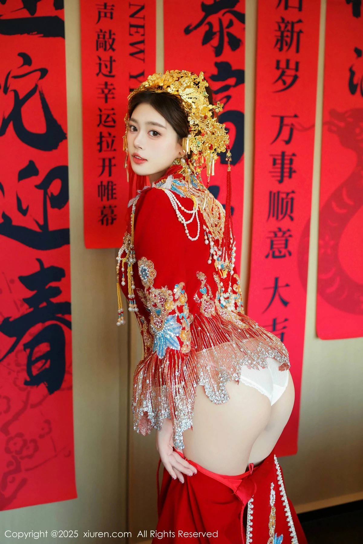 2kmn.vip_[XiuRen秀人网]No.9823_模特蛋蛋宝新年主题性感红色新娘装露白色内衣秀丰腴身材诱惑写真79P