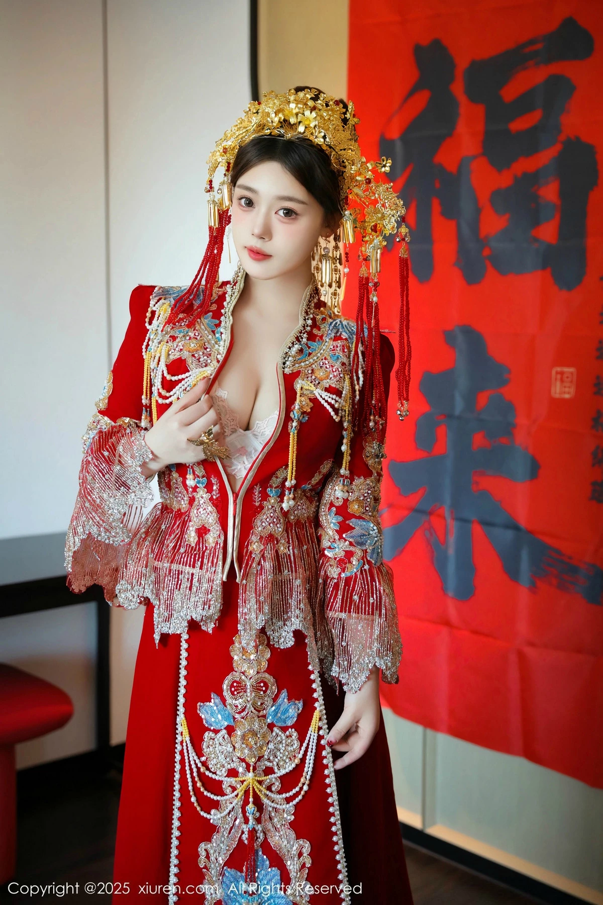 2kmn.vip_[XiuRen秀人网]No.9823_模特蛋蛋宝新年主题性感红色新娘装露白色内衣秀丰腴身材诱惑写真79P