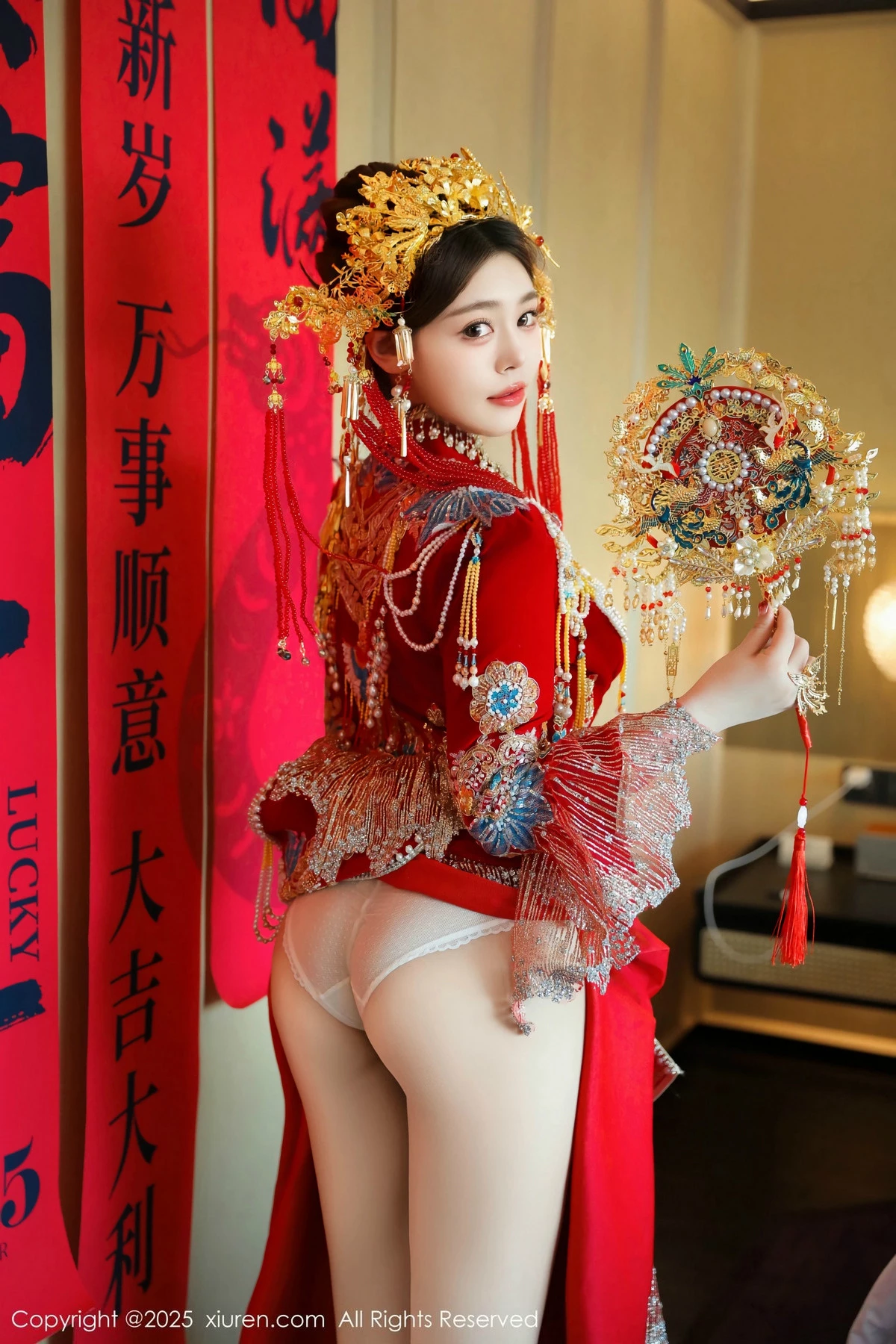 2kmn.vip_[XiuRen秀人网]No.9823_模特蛋蛋宝新年主题性感红色新娘装露白色内衣秀丰腴身材诱惑写真79P