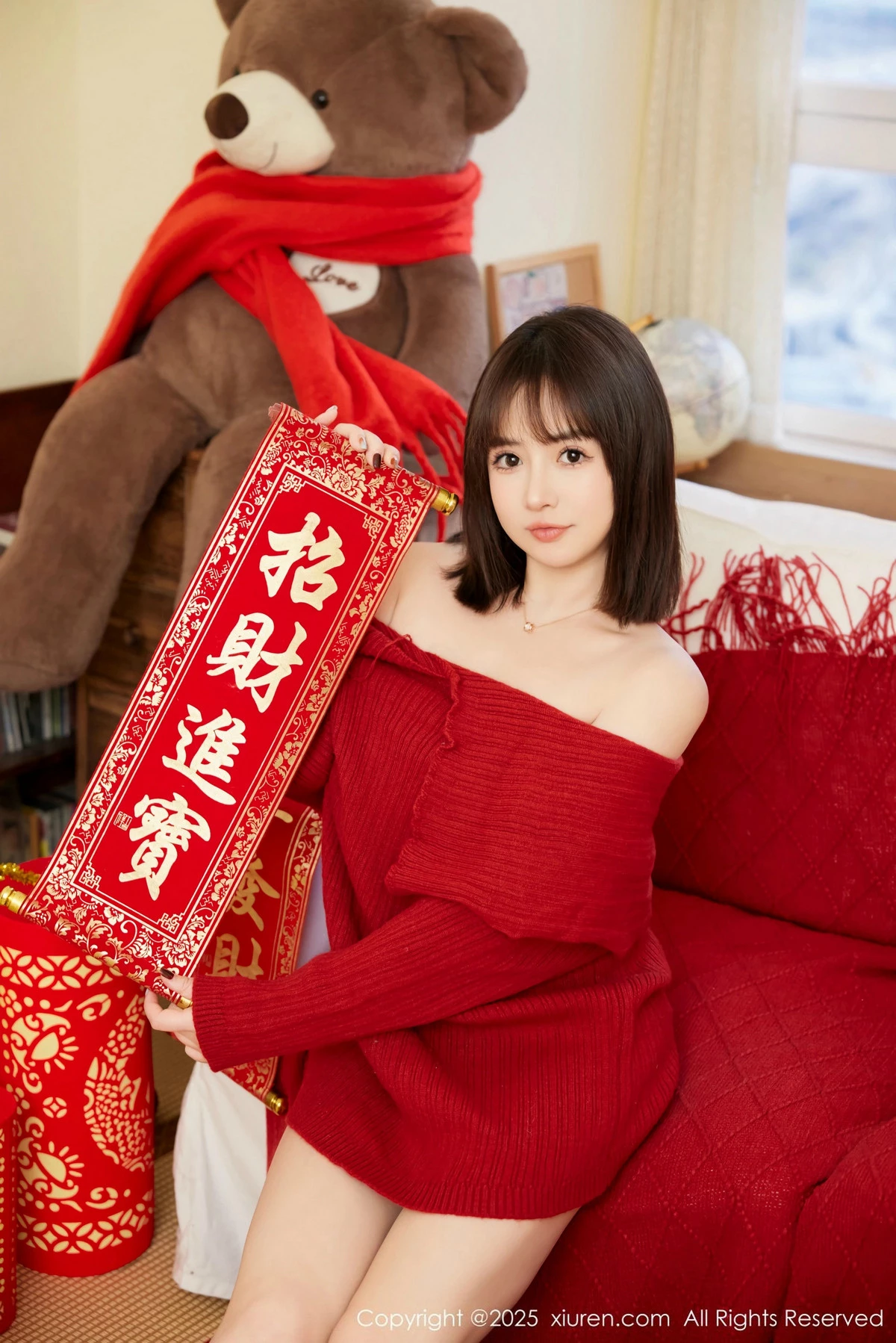 2kmn.vip_[XiuRen秀人网]No.9818_模特养乐多Doll新年主题性感喜庆红色内衣秀完美身材诱惑写真66P