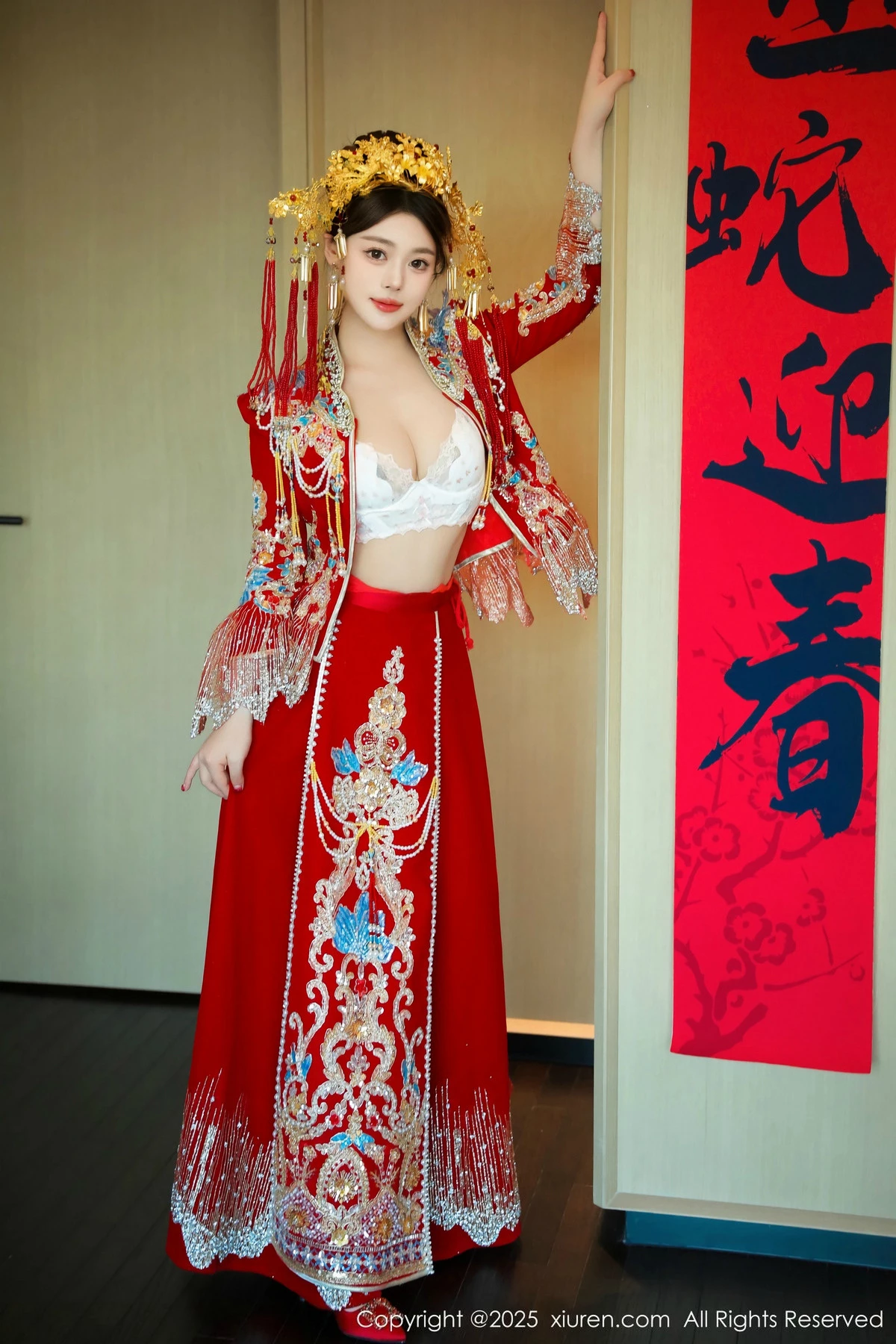 2kmn.vip_[XiuRen秀人网]No.9823_模特蛋蛋宝新年主题性感红色新娘装露白色内衣秀丰腴身材诱惑写真79P