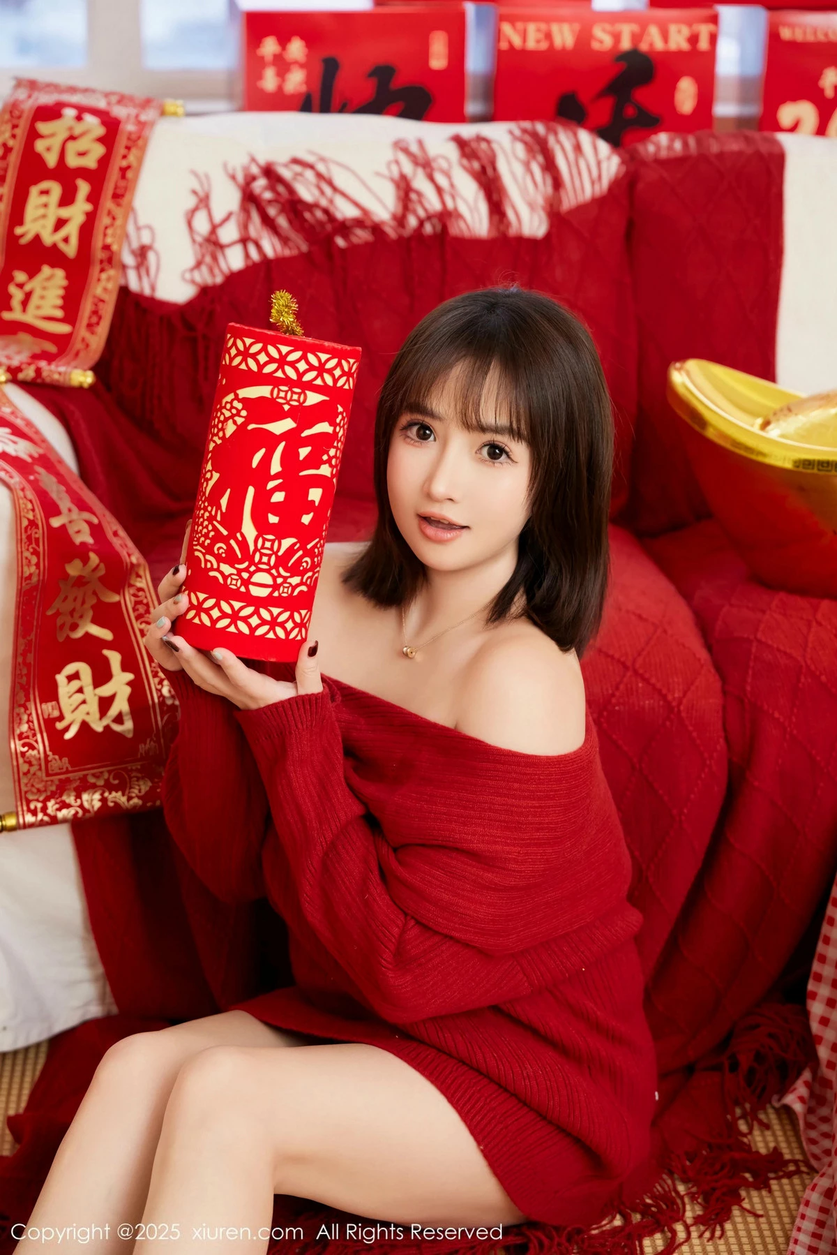 2kmn.vip_[XiuRen秀人网]No.9818_模特养乐多Doll新年主题性感喜庆红色内衣秀完美身材诱惑写真66P